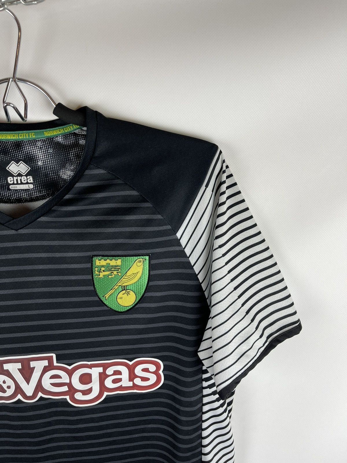 Other Errea Norwich City 2017 2018 away soccer jersey football Size US L / EU 52-54 / 3 - 3 Thumbnail