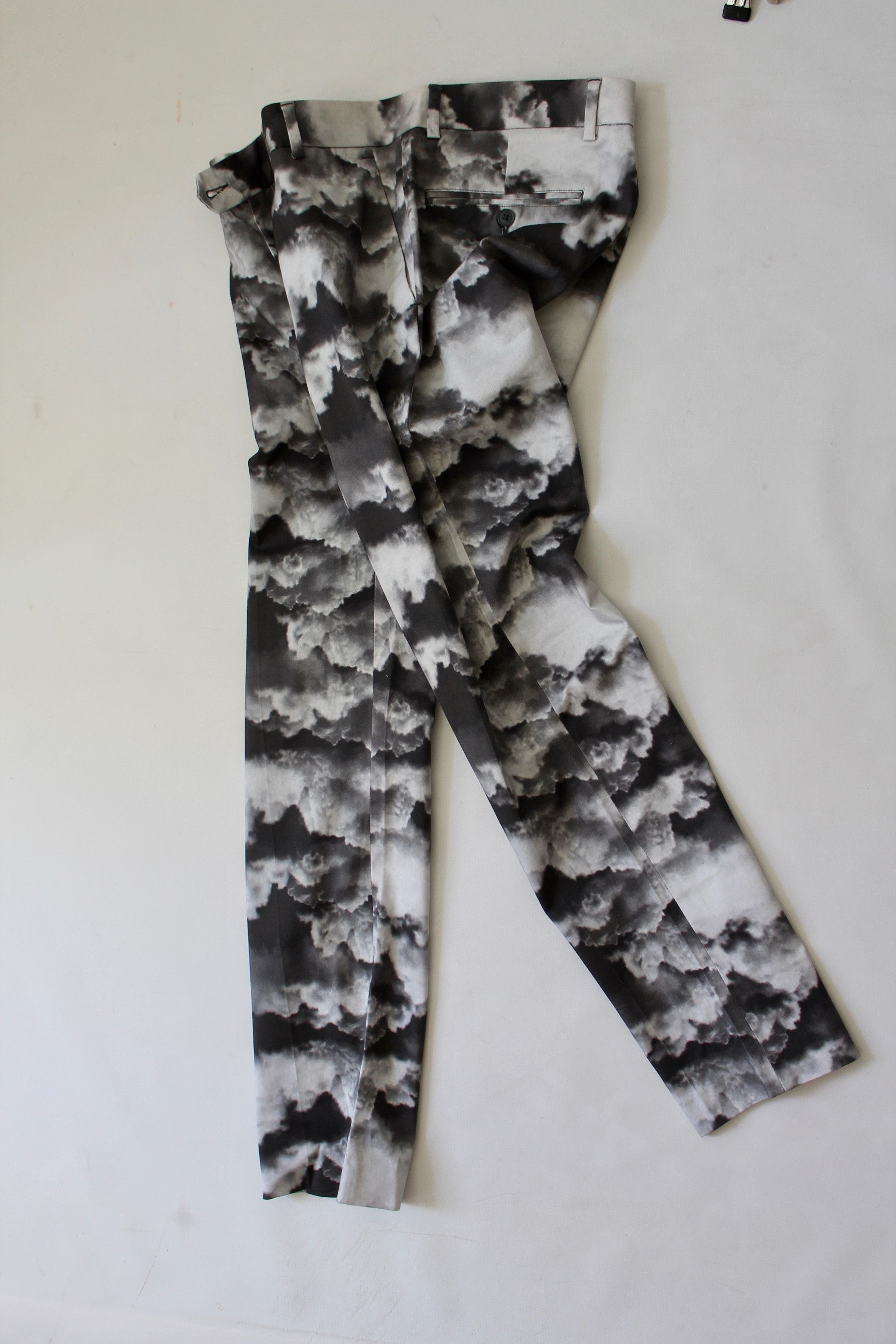 Asos ASOS Cloud print pants skinny print Size US 32 / EU 48 - 9 Thumbnail