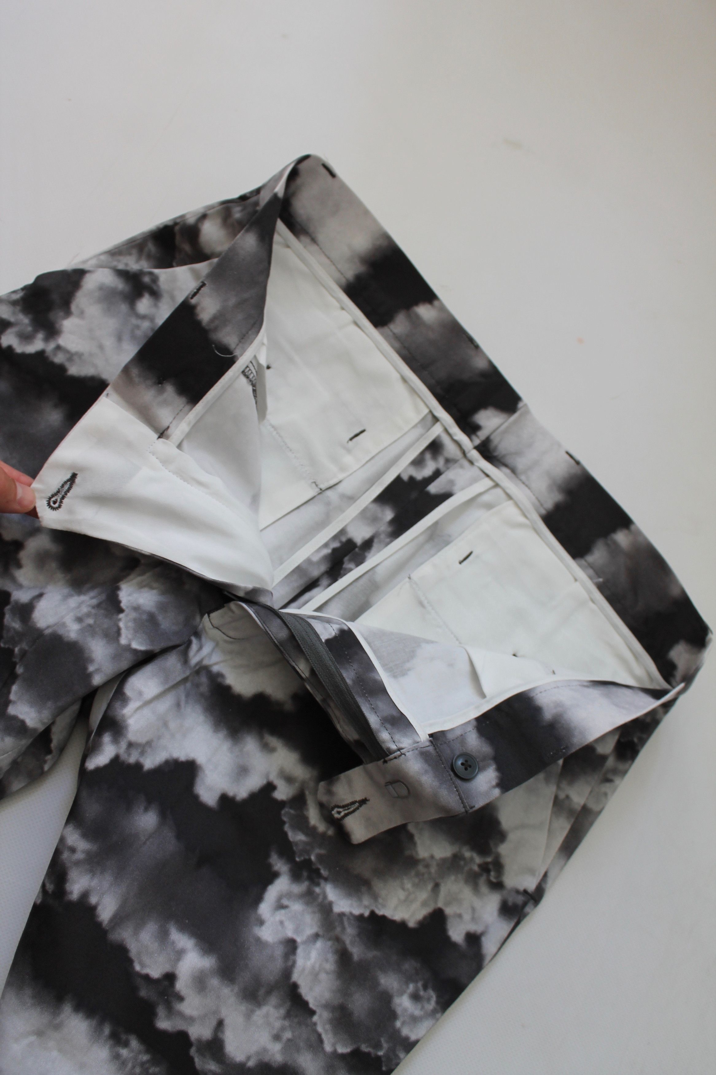 Asos ASOS Cloud print pants skinny print Size US 32 / EU 48 - 6 Thumbnail