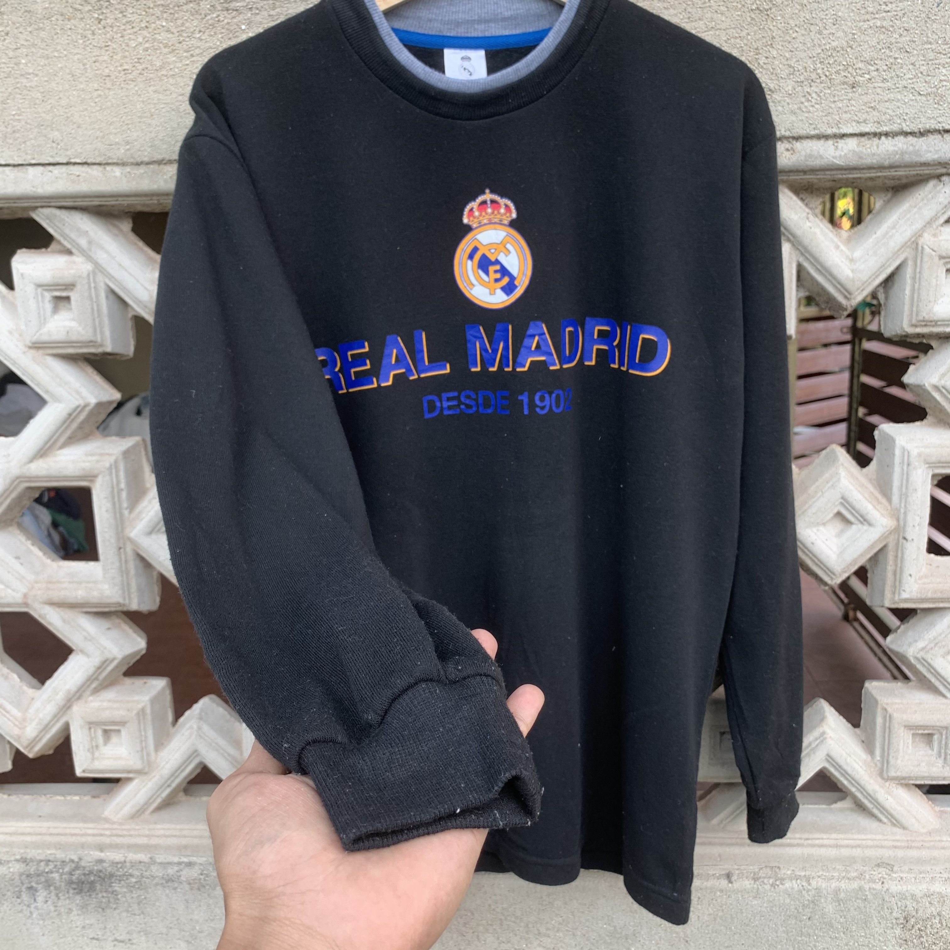 Sports Specialties Real Madrid Black Official Product Pullover Sweatshirts Size US M / EU 48-50 / 2 - 3 Thumbnail