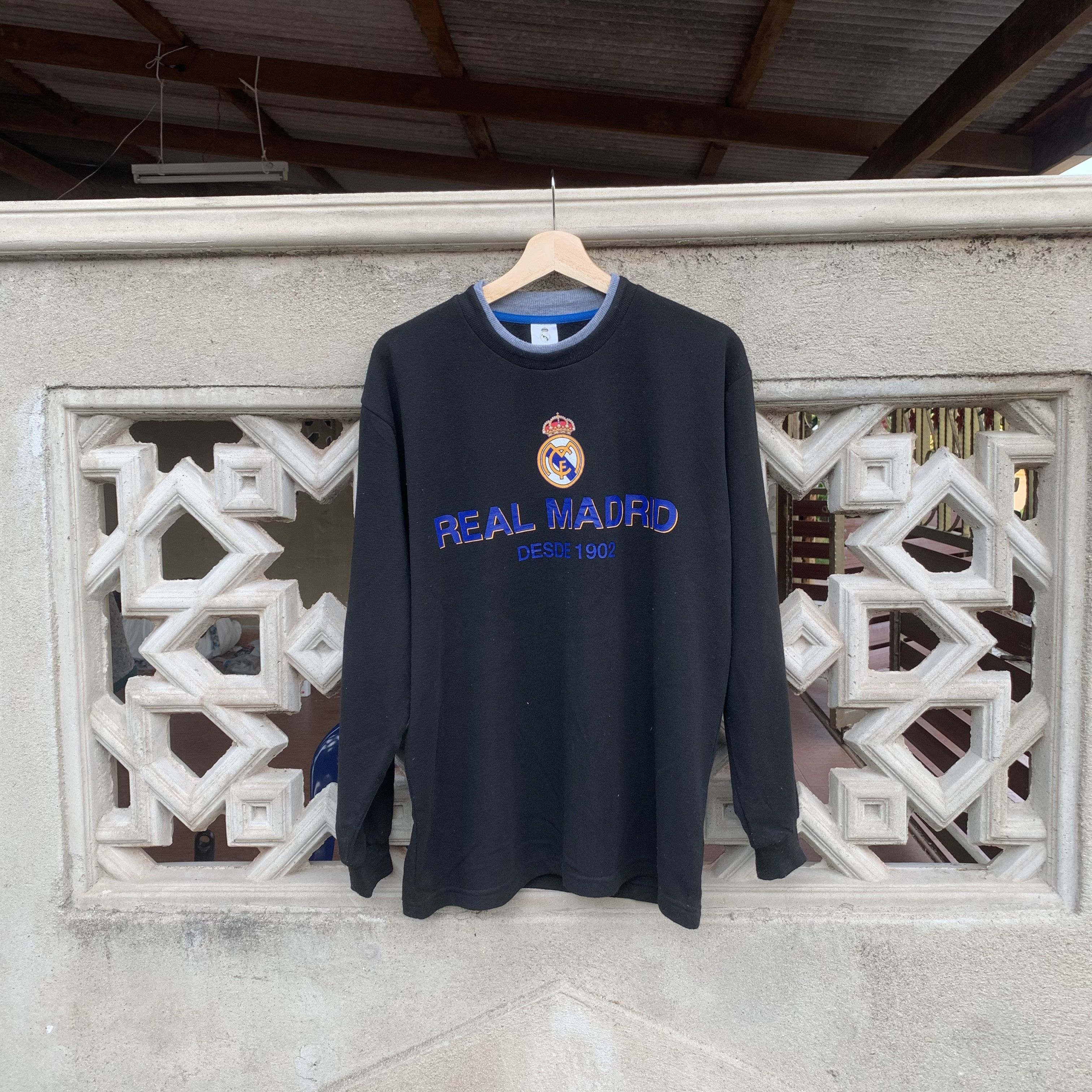 Sports Specialties Real Madrid Black Official Product Pullover Sweatshirts Size US M / EU 48-50 / 2 - 1 Thumbnail
