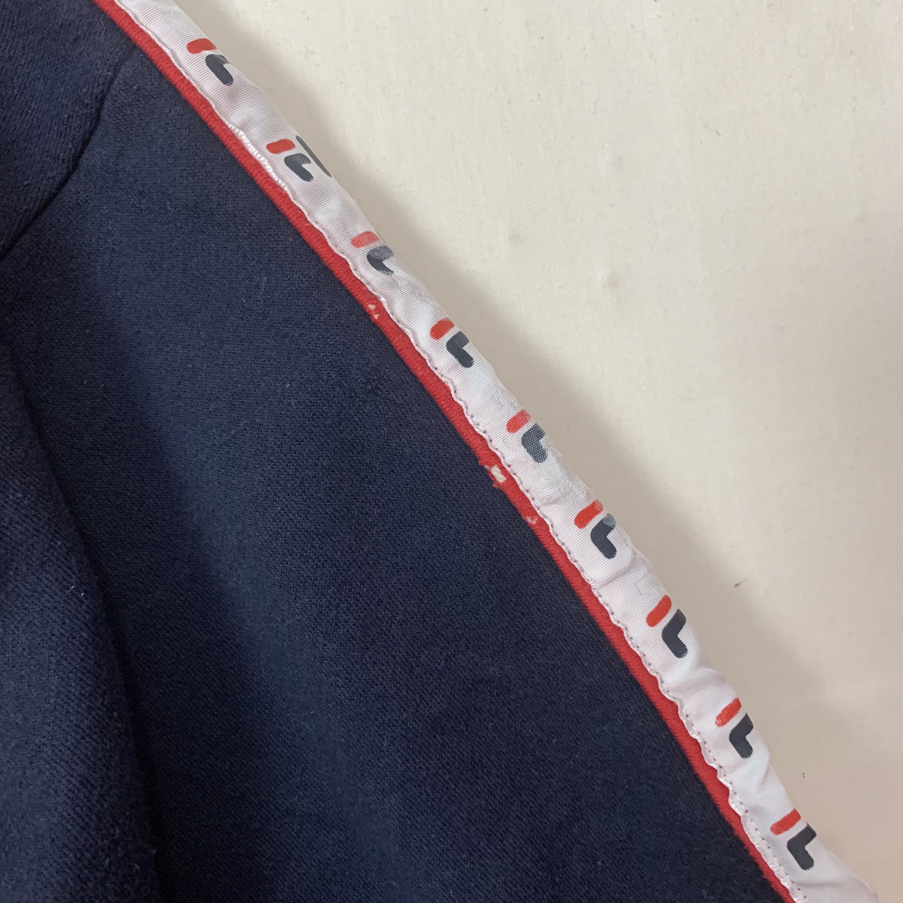 Fila 1990’s Vintage Fila Big Logo Spell Out Side Tape Sweater Size US L / EU 52-54 / 3 - 13 Thumbnail