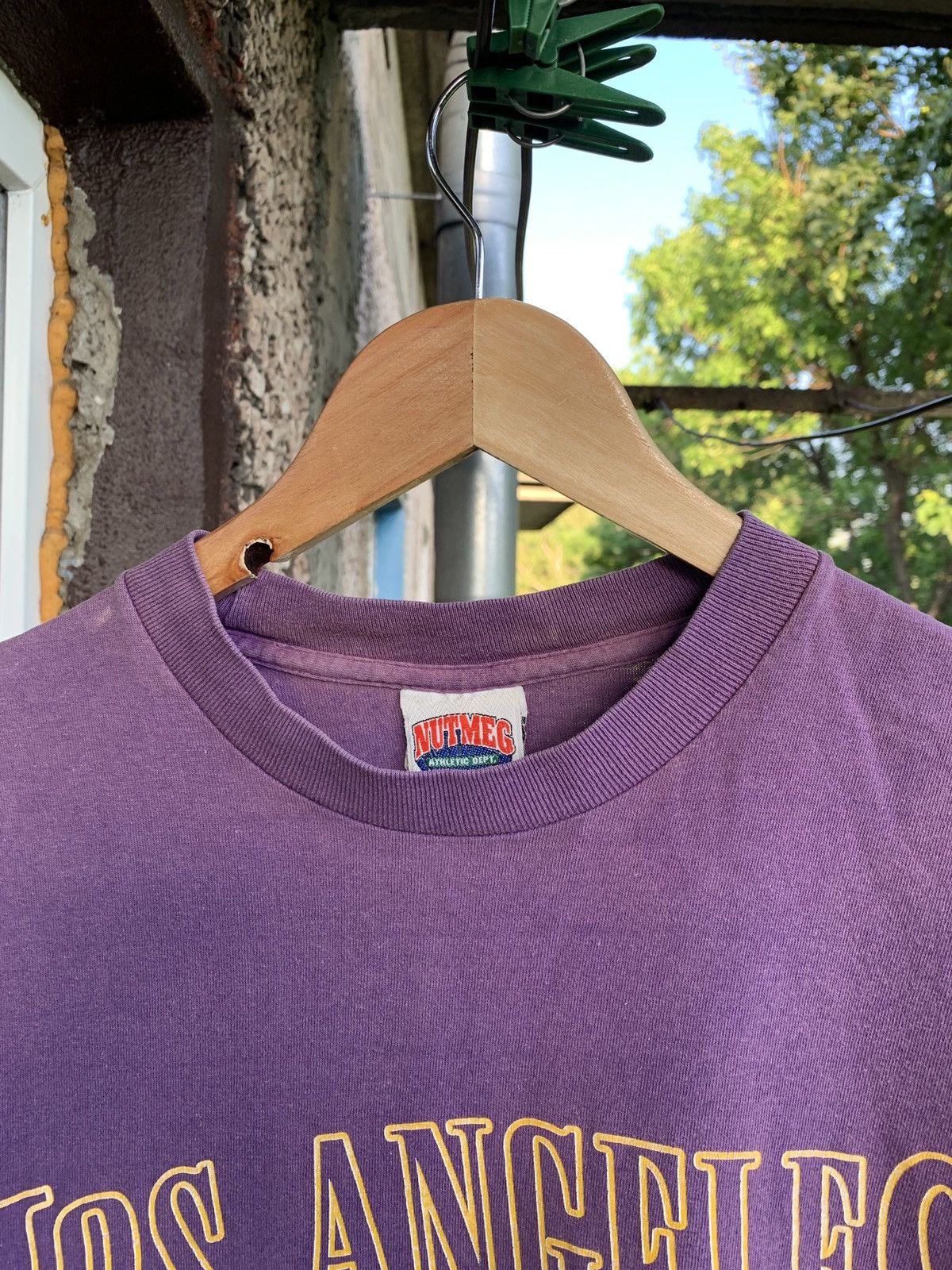 NBA Vintage Los Angeles Lakers Nutmeg Made In USA Faded Shirt Size US M / EU 48-50 / 2 - 4 Thumbnail