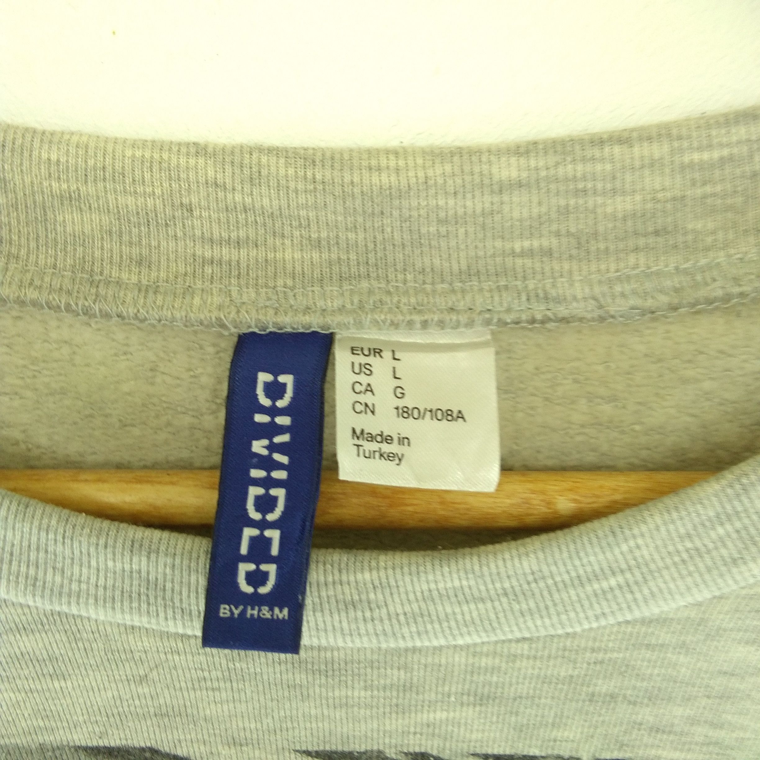 Divided × H&M Divided H&M Sweatshirt Pullover Computer Cable Mess Size US L / EU 52-54 / 3 - 3 Thumbnail