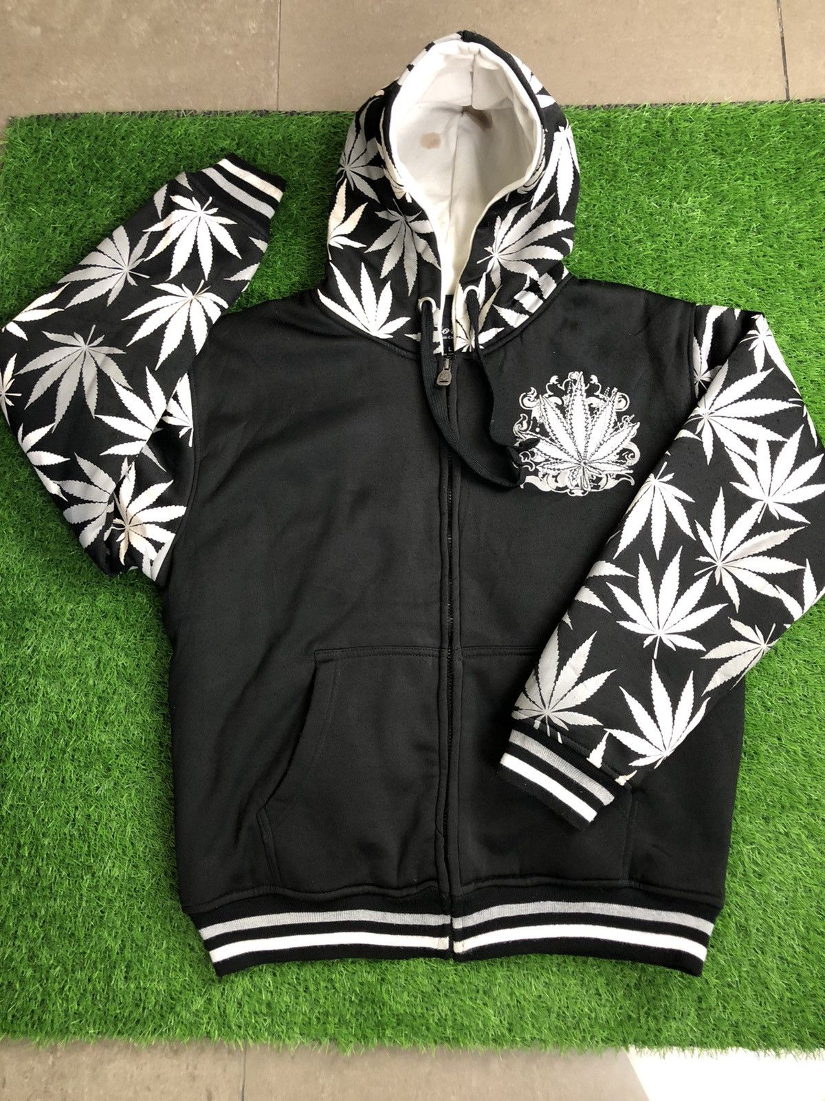 Vintage Vintage Victorious Marijuana Full Print Cannabis Jacket Size US L / EU 52-54 / 3 - 2 Thumbnail
