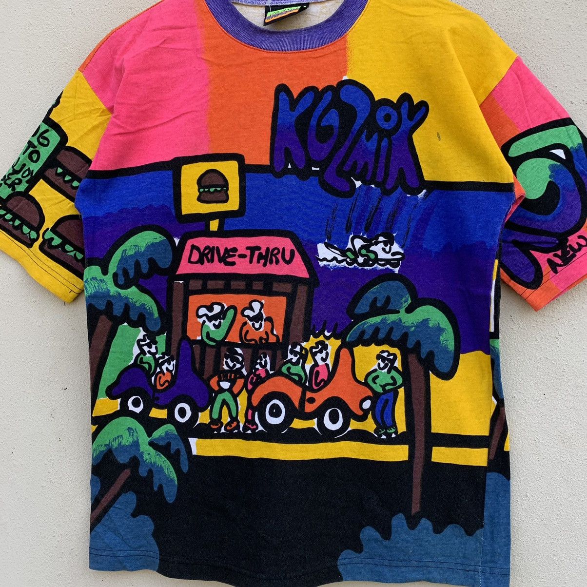 Vintage Vintage KOZMIK ALL OVERPRINT ART DESIGN T-shirt Size US M / EU 48-50 / 2 - 4 Thumbnail