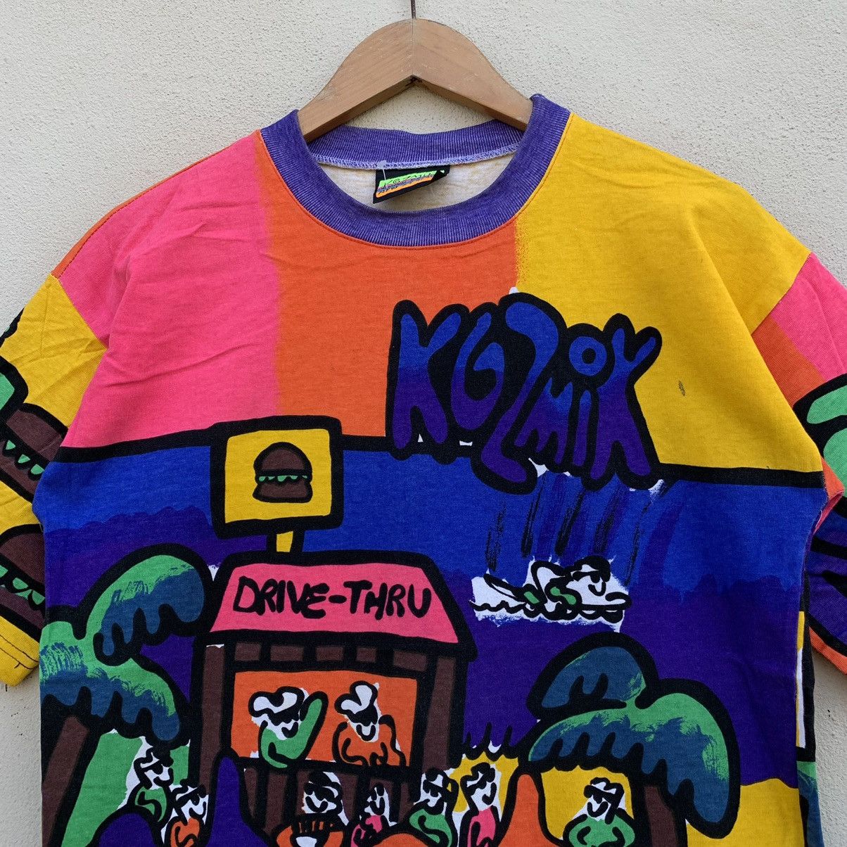 Vintage Vintage KOZMIK ALL OVERPRINT ART DESIGN T-shirt Size US M / EU 48-50 / 2 - 1 Thumbnail