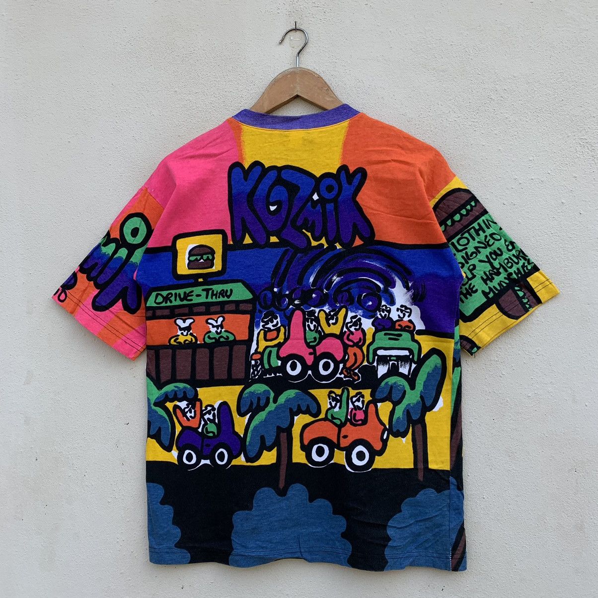 Vintage Vintage KOZMIK ALL OVERPRINT ART DESIGN T-shirt Size US M / EU 48-50 / 2 - 7 Thumbnail