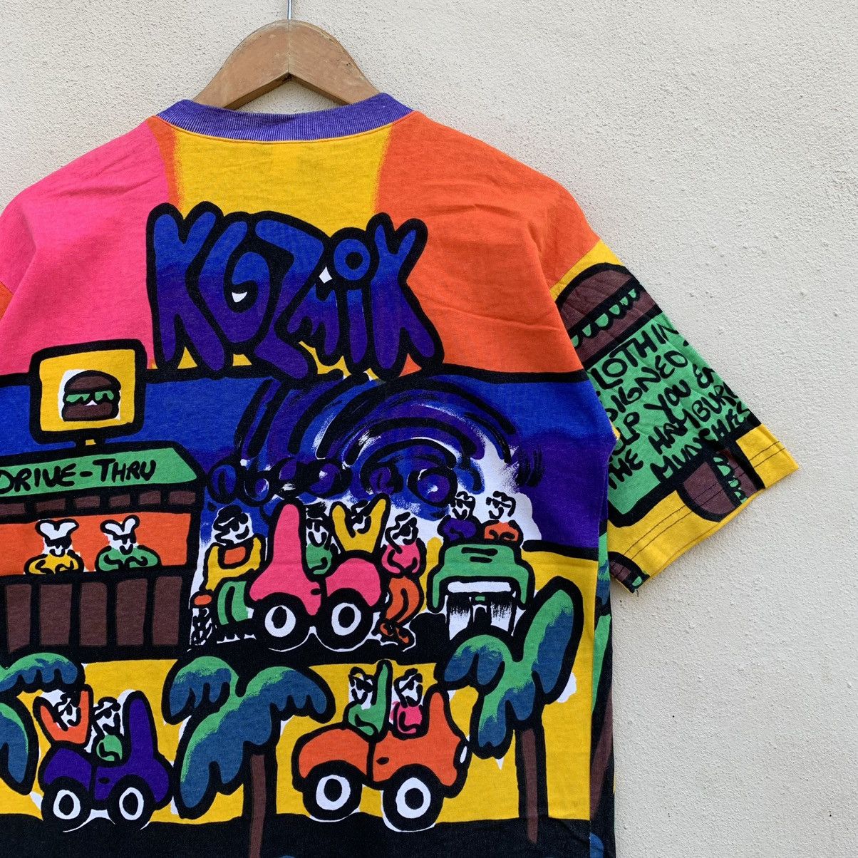 Vintage Vintage KOZMIK ALL OVERPRINT ART DESIGN T-shirt Size US M / EU 48-50 / 2 - 10 Thumbnail