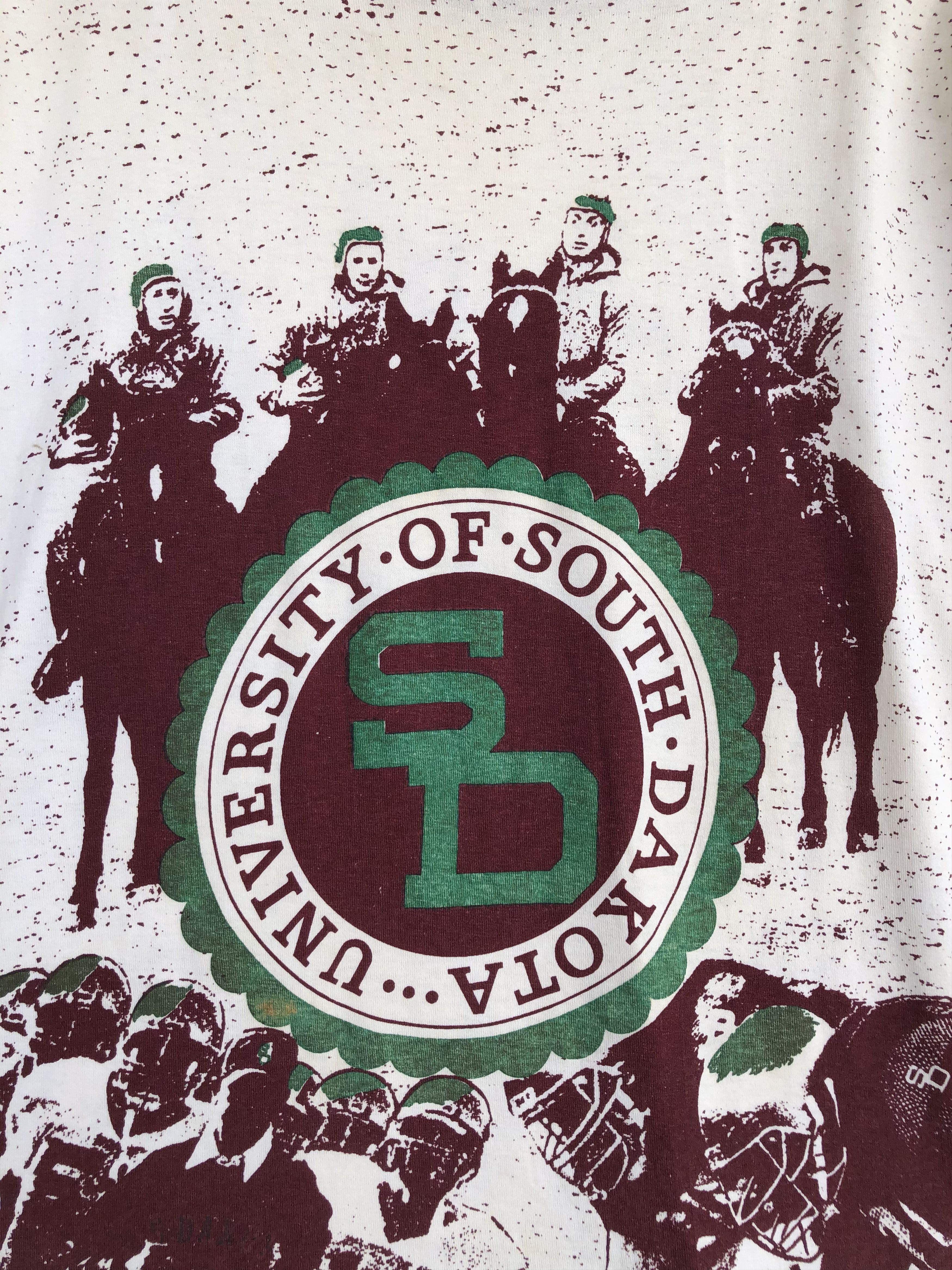 Vintage RARE VINTAGE 90’S UNIVERSITY OF SOUTH DAKOTA OVERPRINT TEE Size US L / EU 52-54 / 3 - 3 Thumbnail