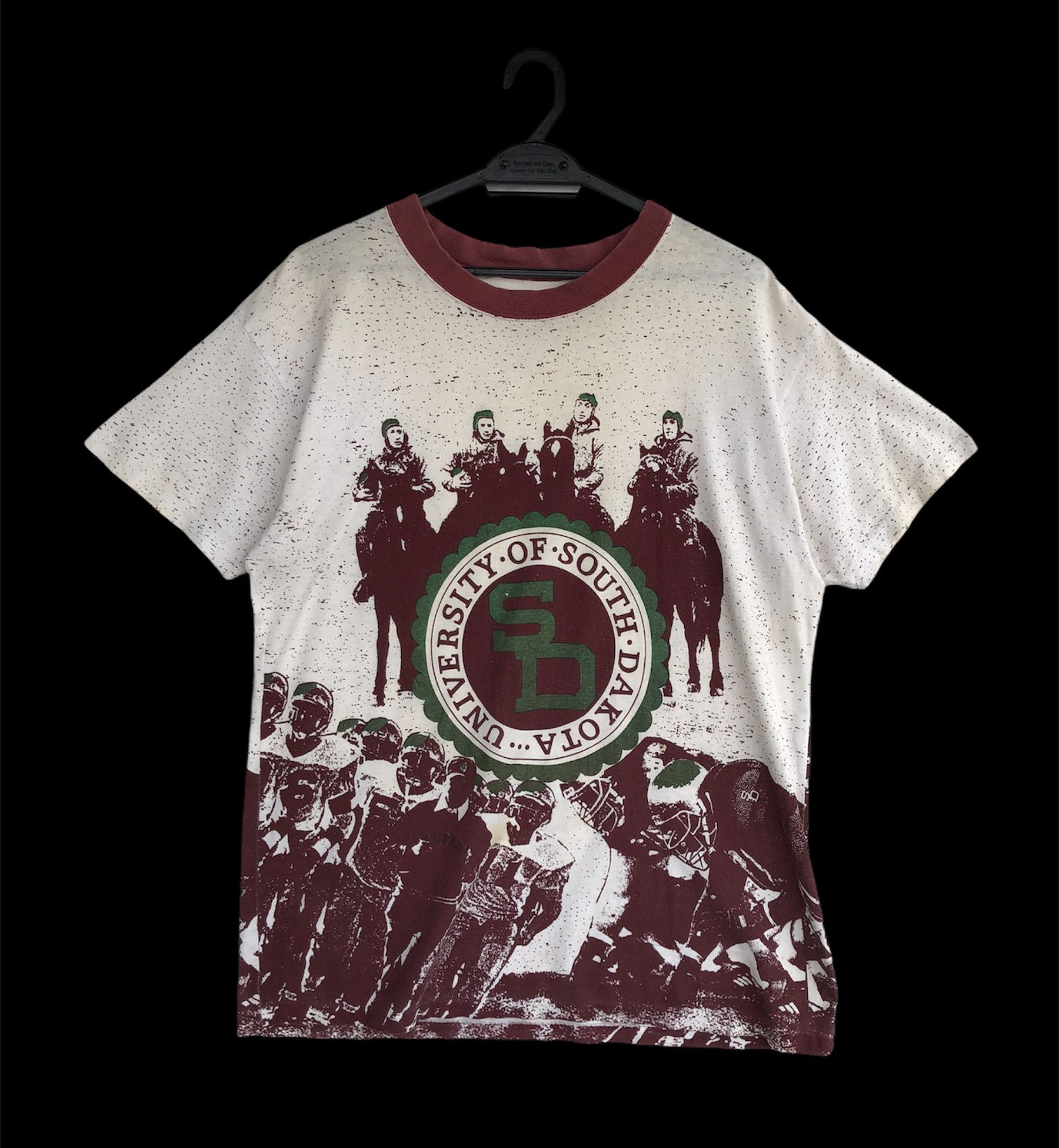 Vintage RARE VINTAGE 90’S UNIVERSITY OF SOUTH DAKOTA OVERPRINT TEE Size US L / EU 52-54 / 3 - 1 Thumbnail