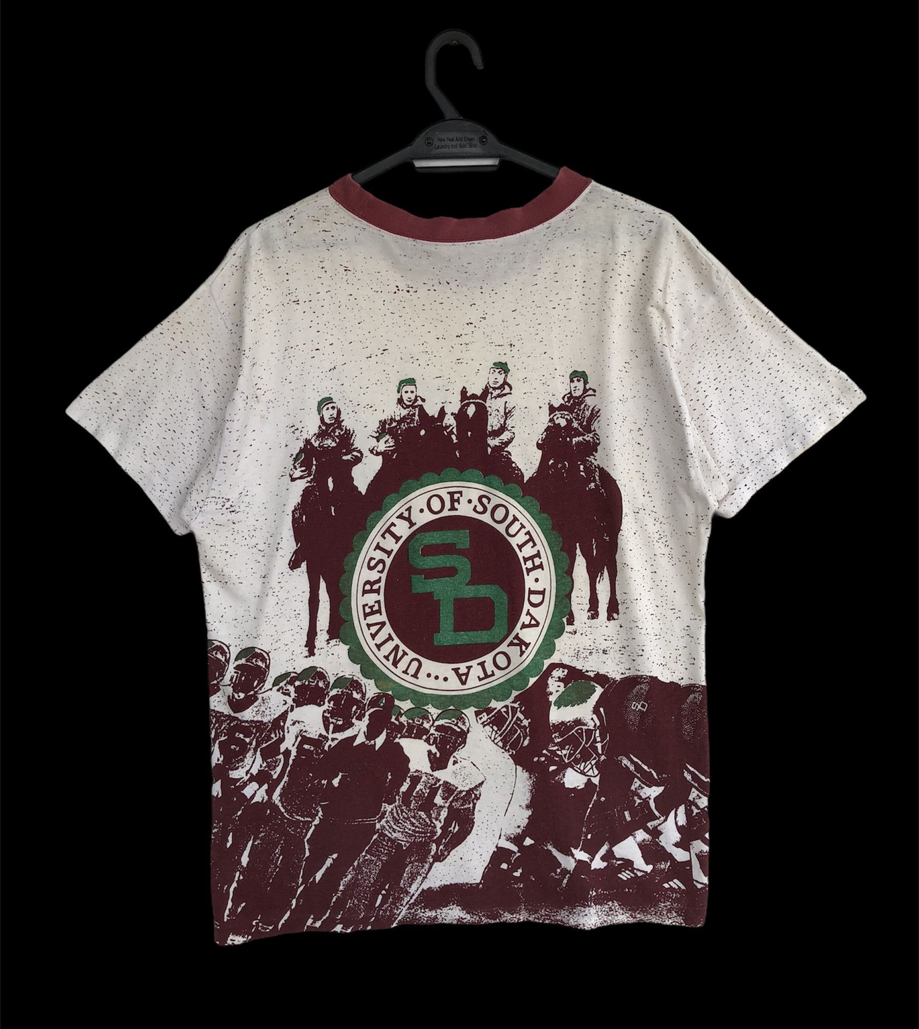 Vintage RARE VINTAGE 90’S UNIVERSITY OF SOUTH DAKOTA OVERPRINT TEE Size US L / EU 52-54 / 3 - 5 Thumbnail