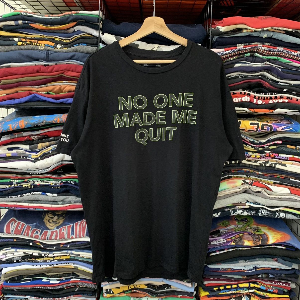 Bershka BERSHKA “NO ONE MADE ME QUIT” DISTRESS TEE Size US L / EU 52-54 / 3 - 1 Thumbnail