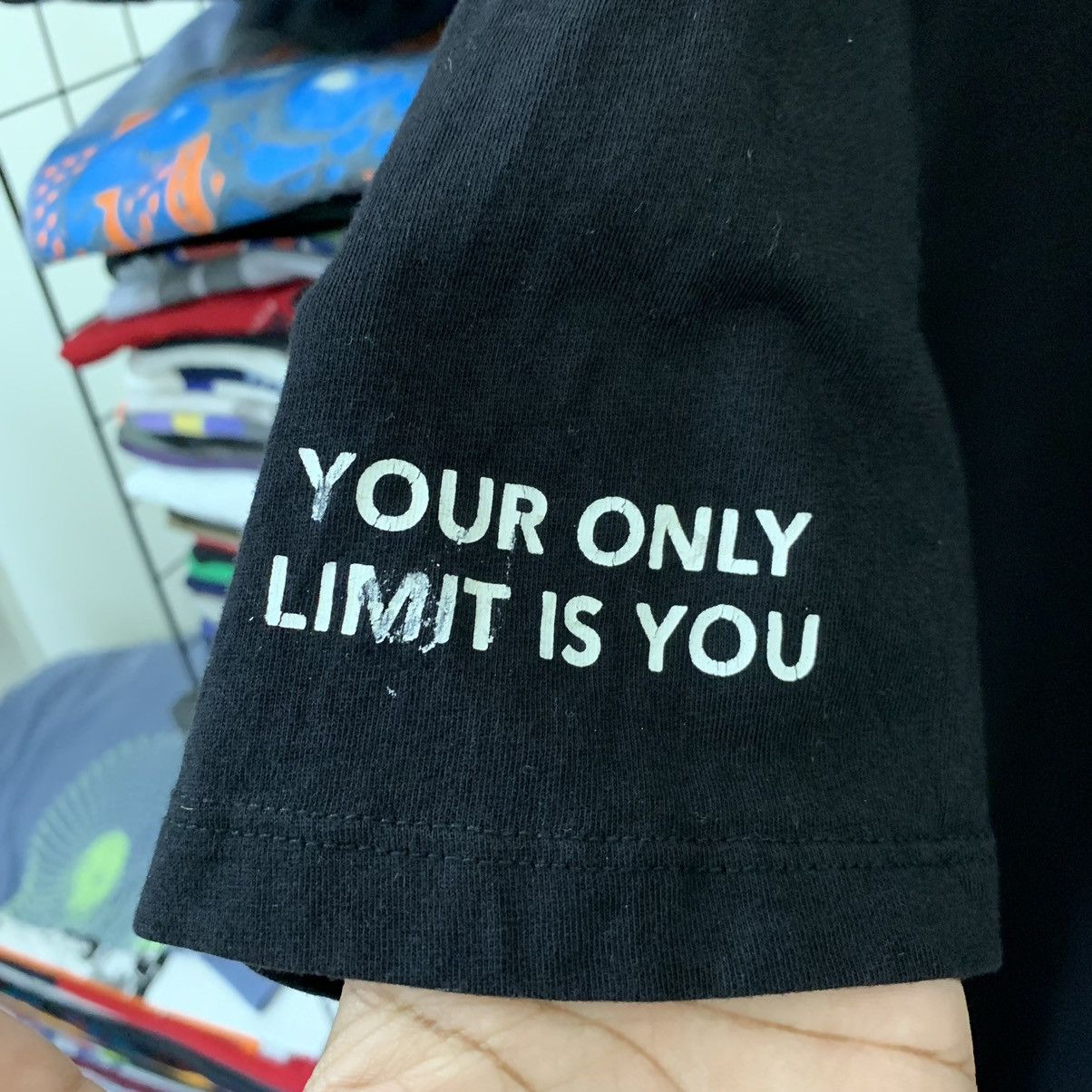 Bershka BERSHKA “NO ONE MADE ME QUIT” DISTRESS TEE Size US L / EU 52-54 / 3 - 2 Thumbnail