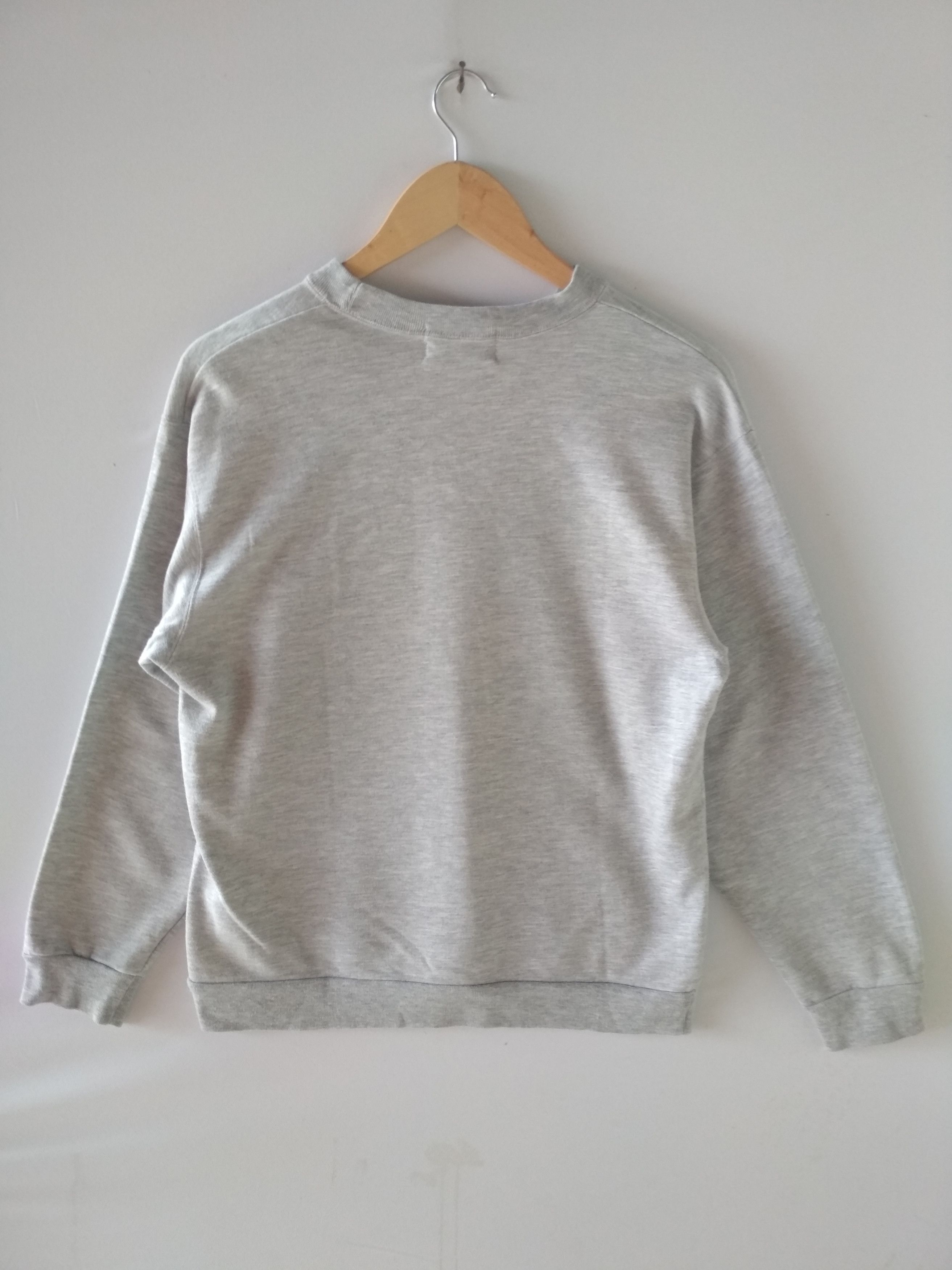 Disney HOLLYWOOD DISNEY VINTAGE CASTING FAMILY SWEATSHIRT Size US M / EU 48-50 / 2 - 4 Thumbnail