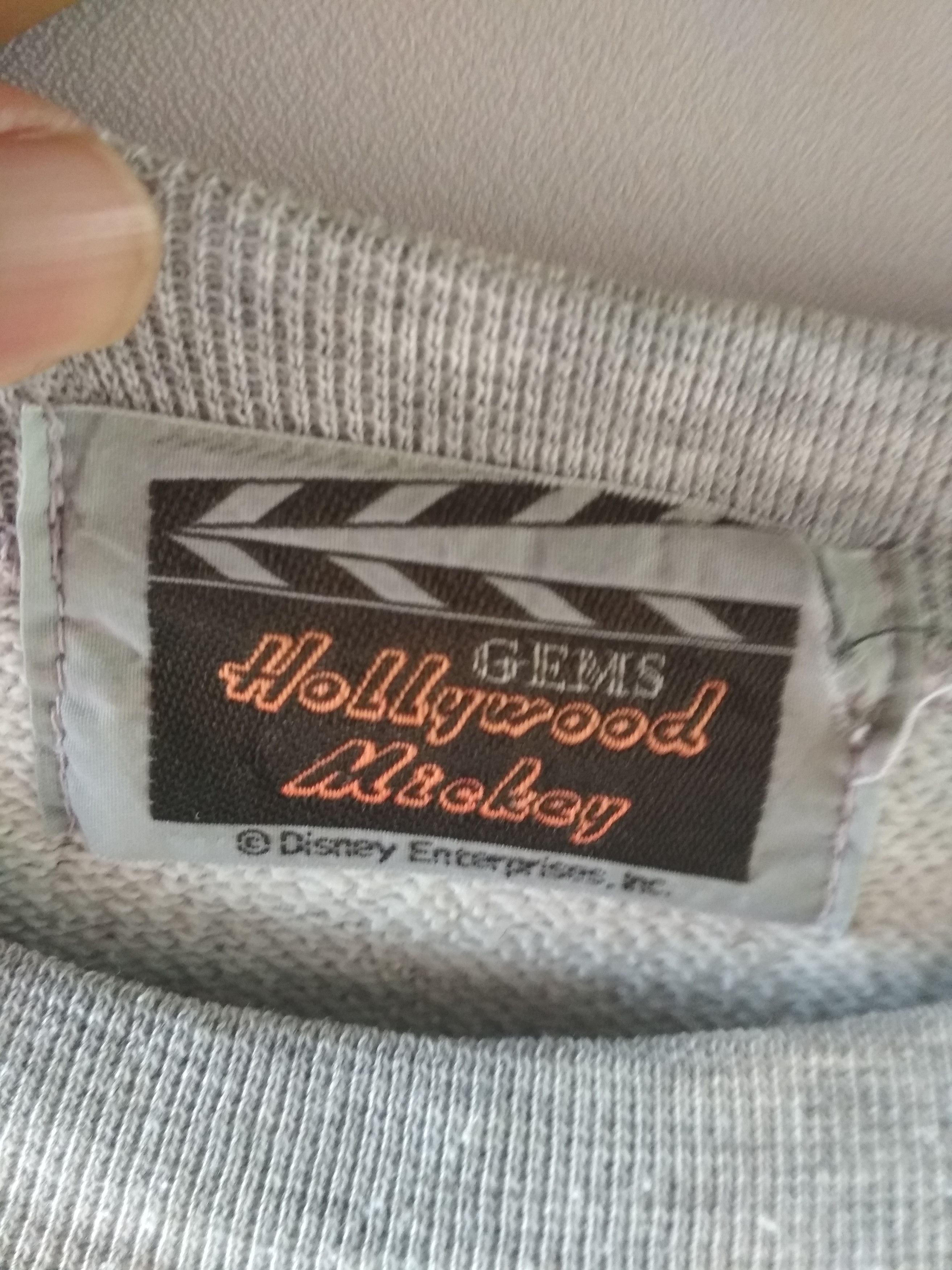 Disney HOLLYWOOD DISNEY VINTAGE CASTING FAMILY SWEATSHIRT Size US M / EU 48-50 / 2 - 3 Thumbnail
