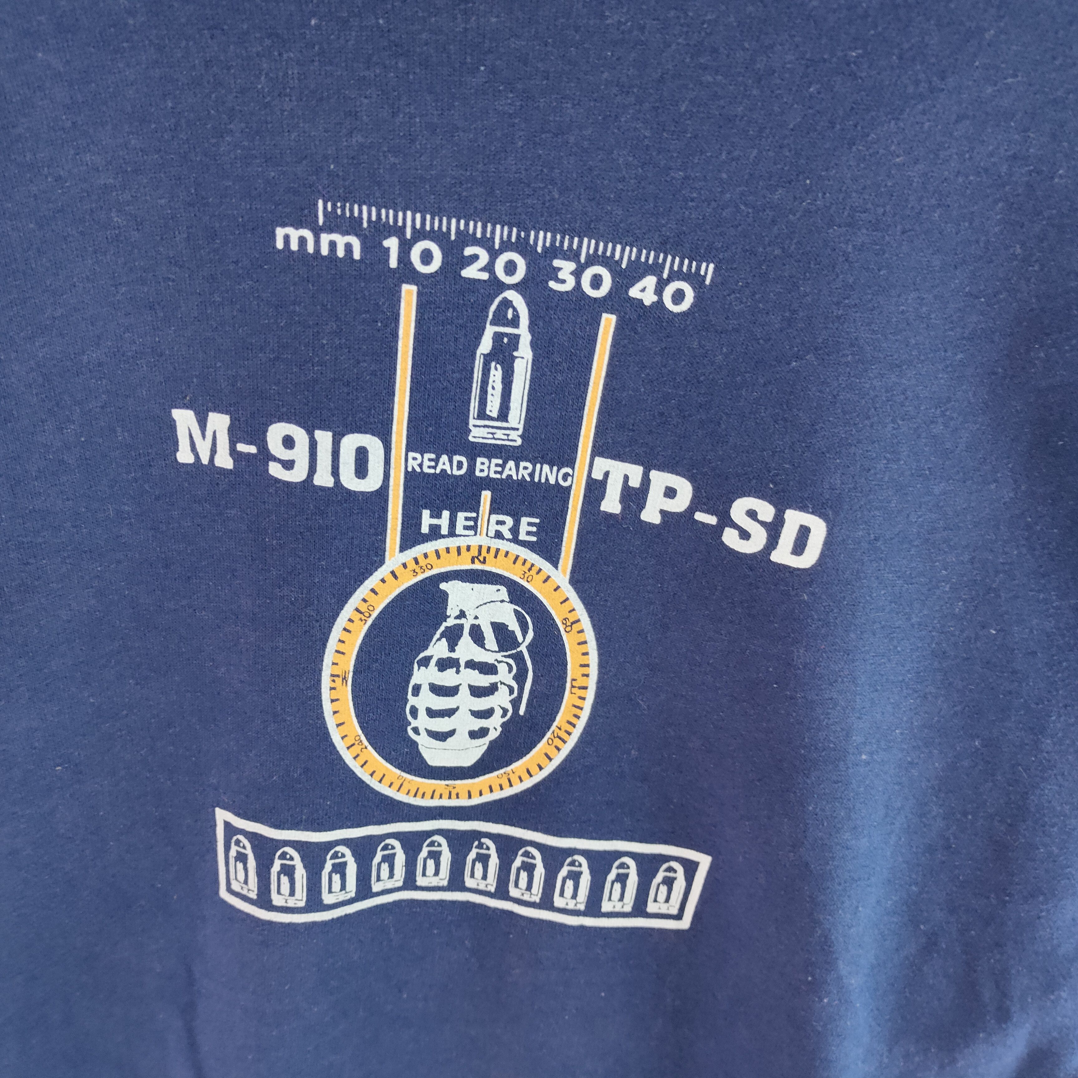 Vintage RUSHMORE Made in USA Weapon Stuffs Grenade Sweatshirt Size US L / EU 52-54 / 3 - 2 Thumbnail
