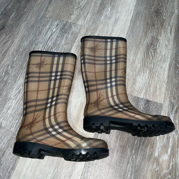 burberry rain boots size 8