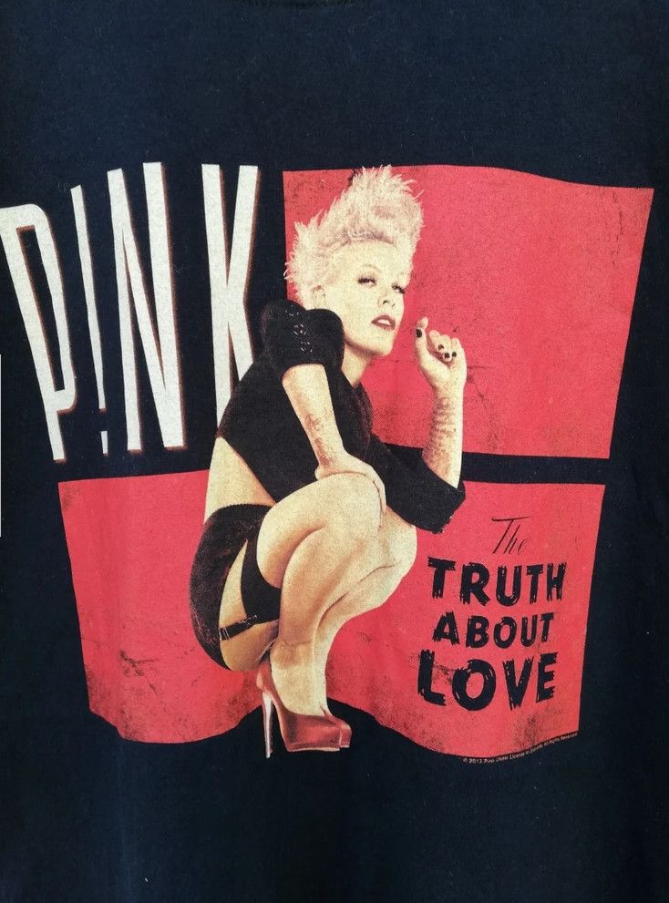 Vintage American Singer Pink The Truth About Love Tour Tshirt Size US M / EU 48-50 / 2 - 2 Preview