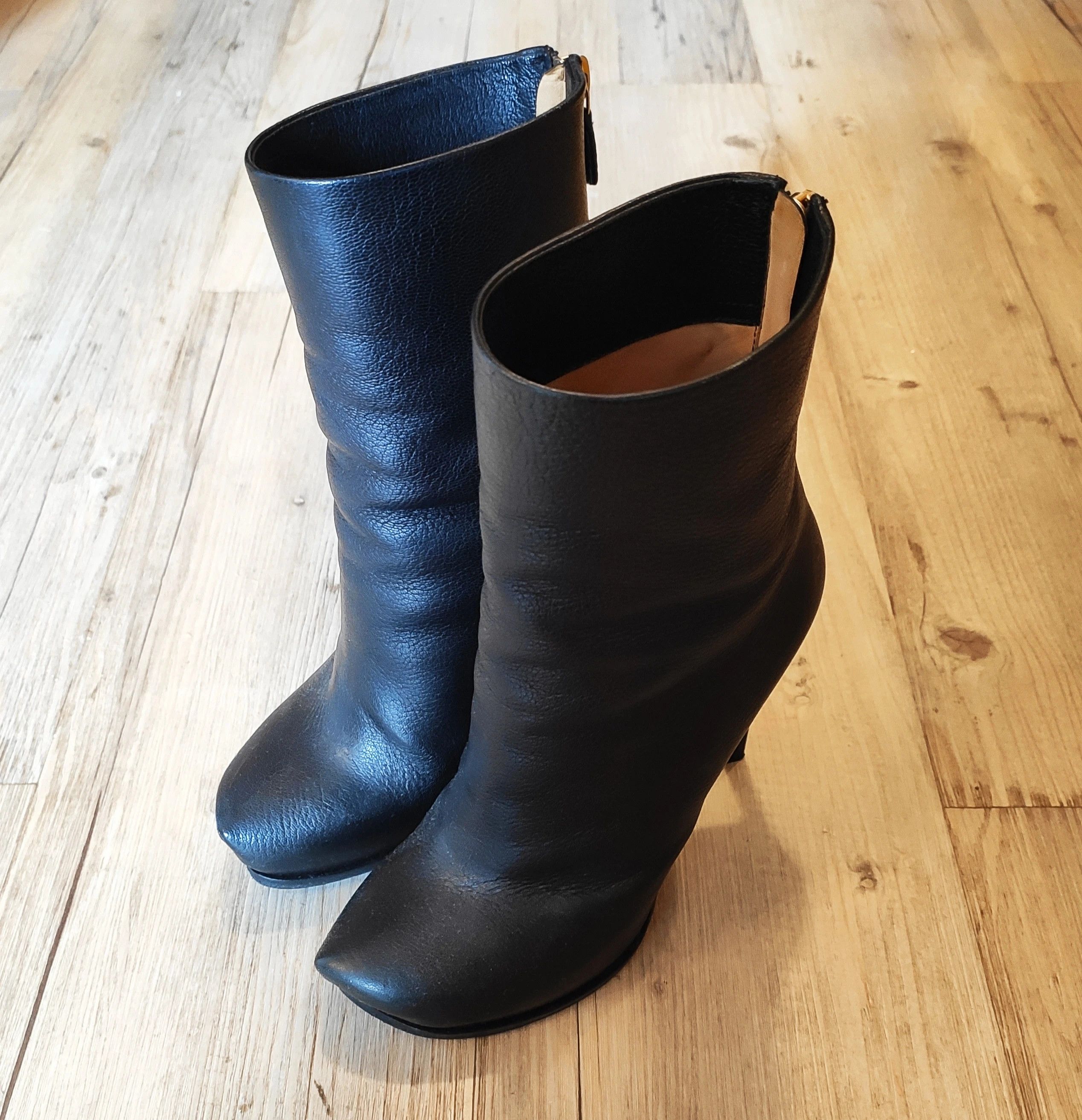 Lanvin Leather ankle boots.Like Prada or Saint Laurent Size US 7.5 / IT 37.5 - 10 Thumbnail