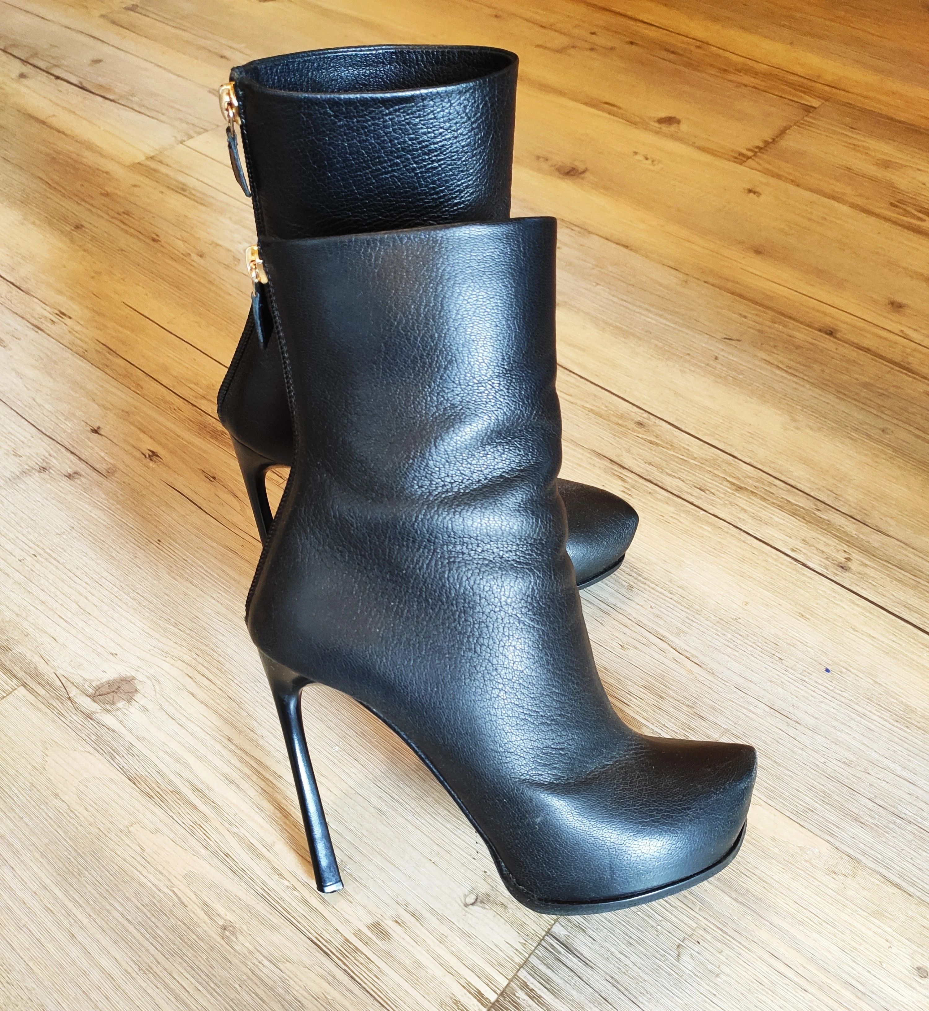 Lanvin Leather ankle boots.Like Prada or Saint Laurent Size US 7.5 / IT 37.5 - 7 Thumbnail