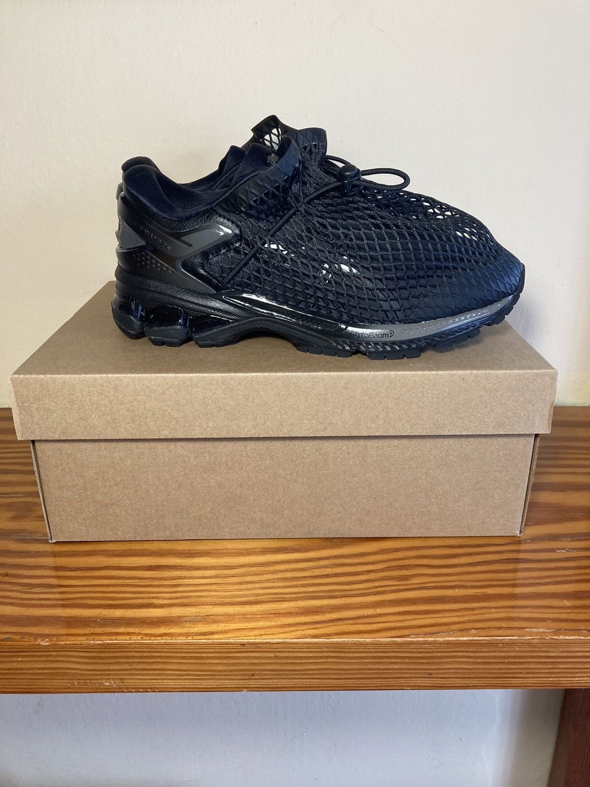 Asics ASICS X VIVIENNE WESTWOOD GEL-KAYANO 26 Size US 6.5 / EU 39-40 - 1 Thumbnail