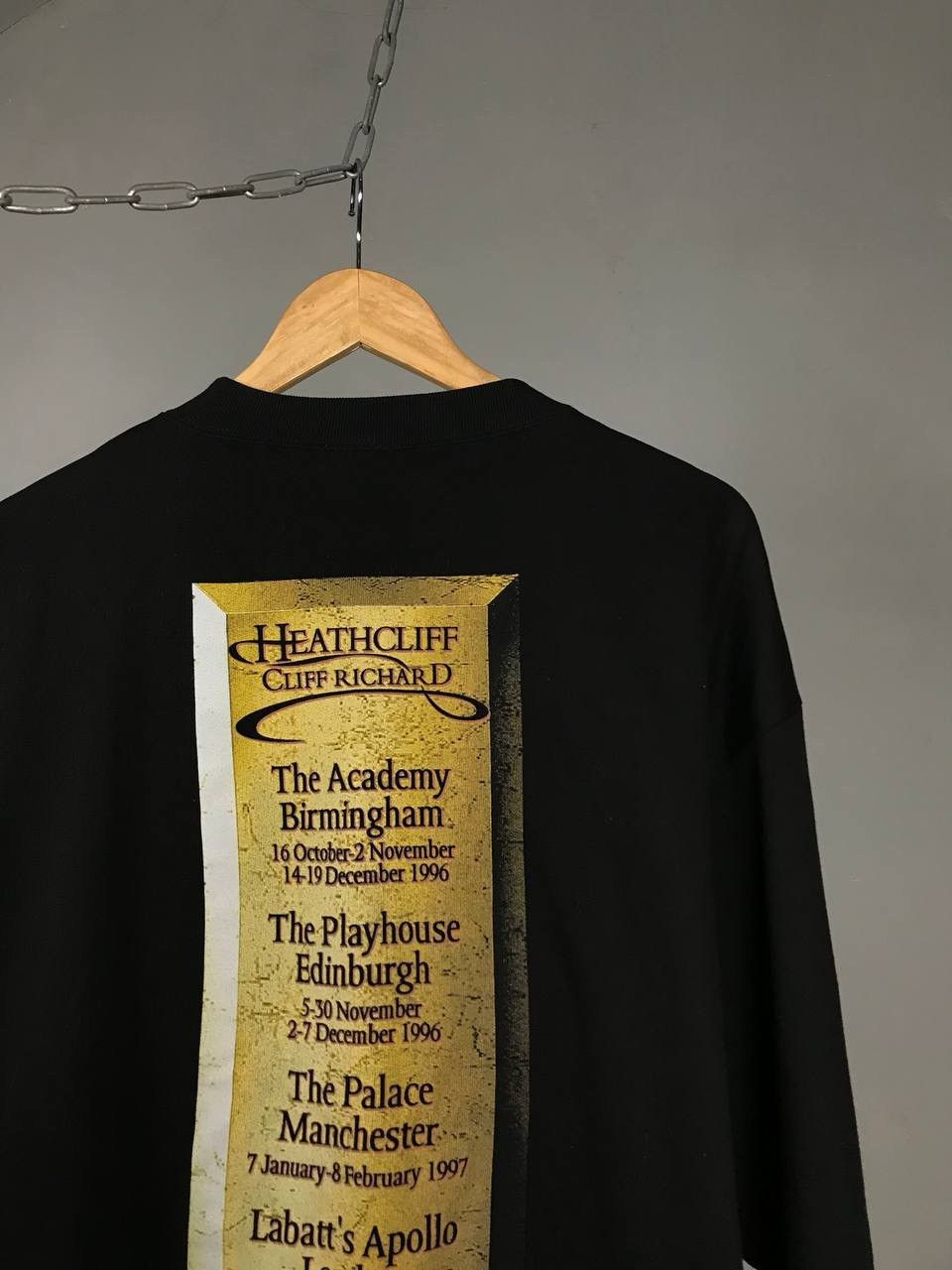 Band Tees Cliff Richard 1996 vintage rock band tour sweatshirt Size US XL / EU 56 / 4 - 8 Thumbnail