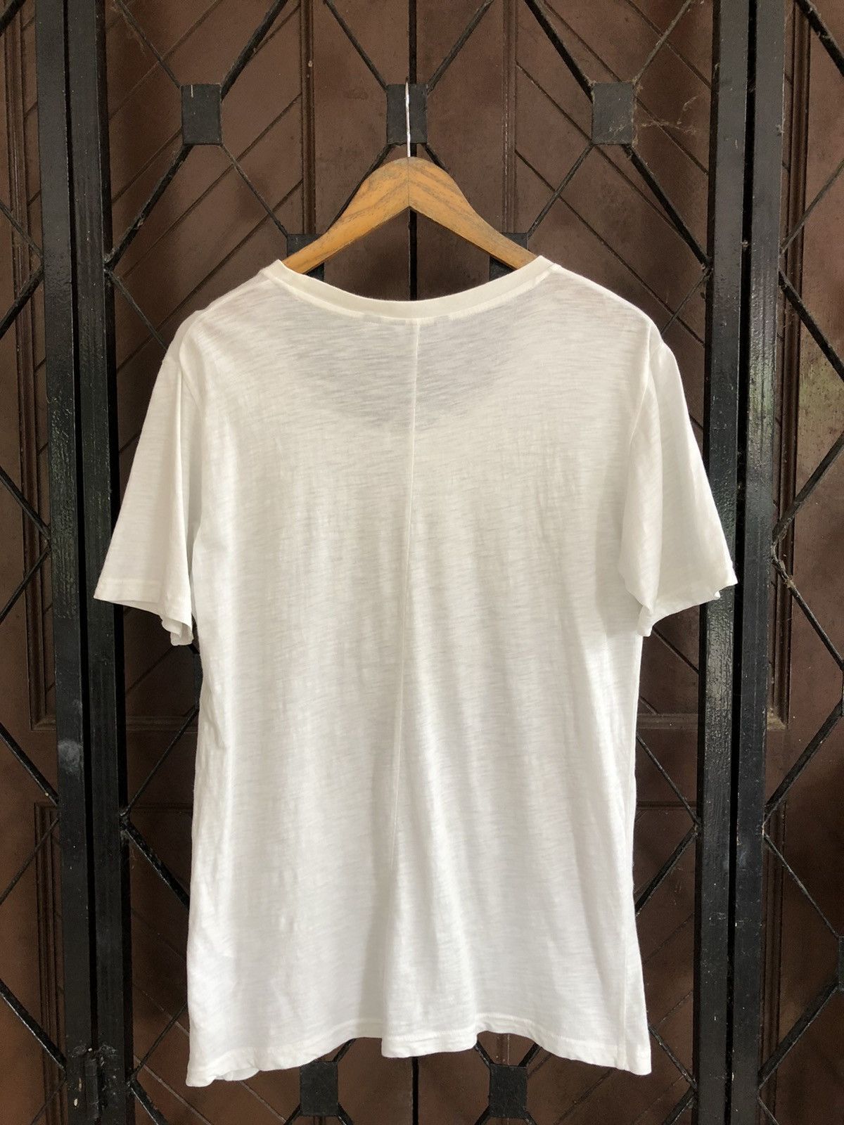Jun Takahashi × Undercover × Uniqlo Uniqlo x undercover by jun takahashi shirt Size US M / EU 48-50 / 2 - 4 Thumbnail