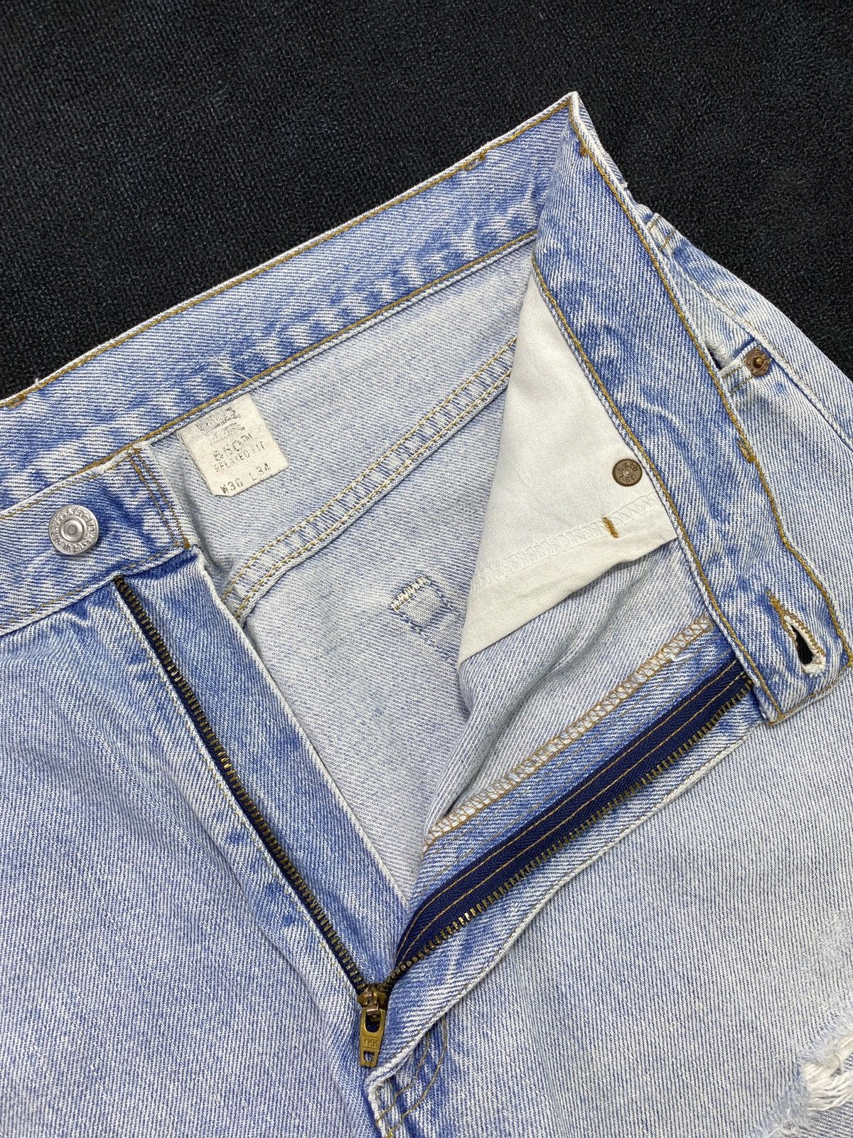 Jean × Levi's × Vintage VINTAGE LEVIS 550 DISTRESSED BLUE WASH JEANS -J439 Size US 36 / EU 52 - 5 Thumbnail