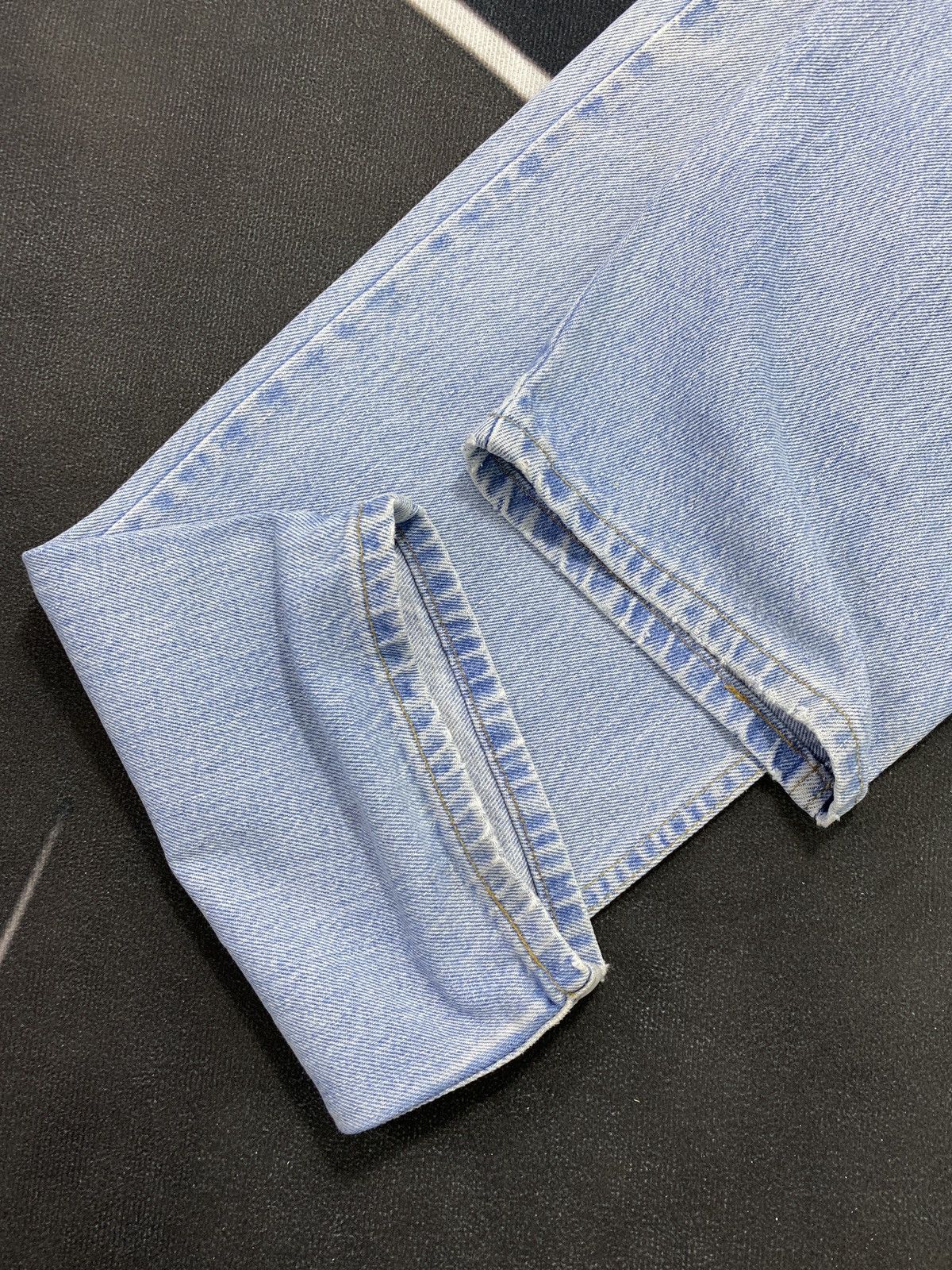 Jean × Levi's × Vintage VINTAGE LEVIS 550 DISTRESSED BLUE WASH JEANS -J439 Size US 36 / EU 52 - 10 Thumbnail