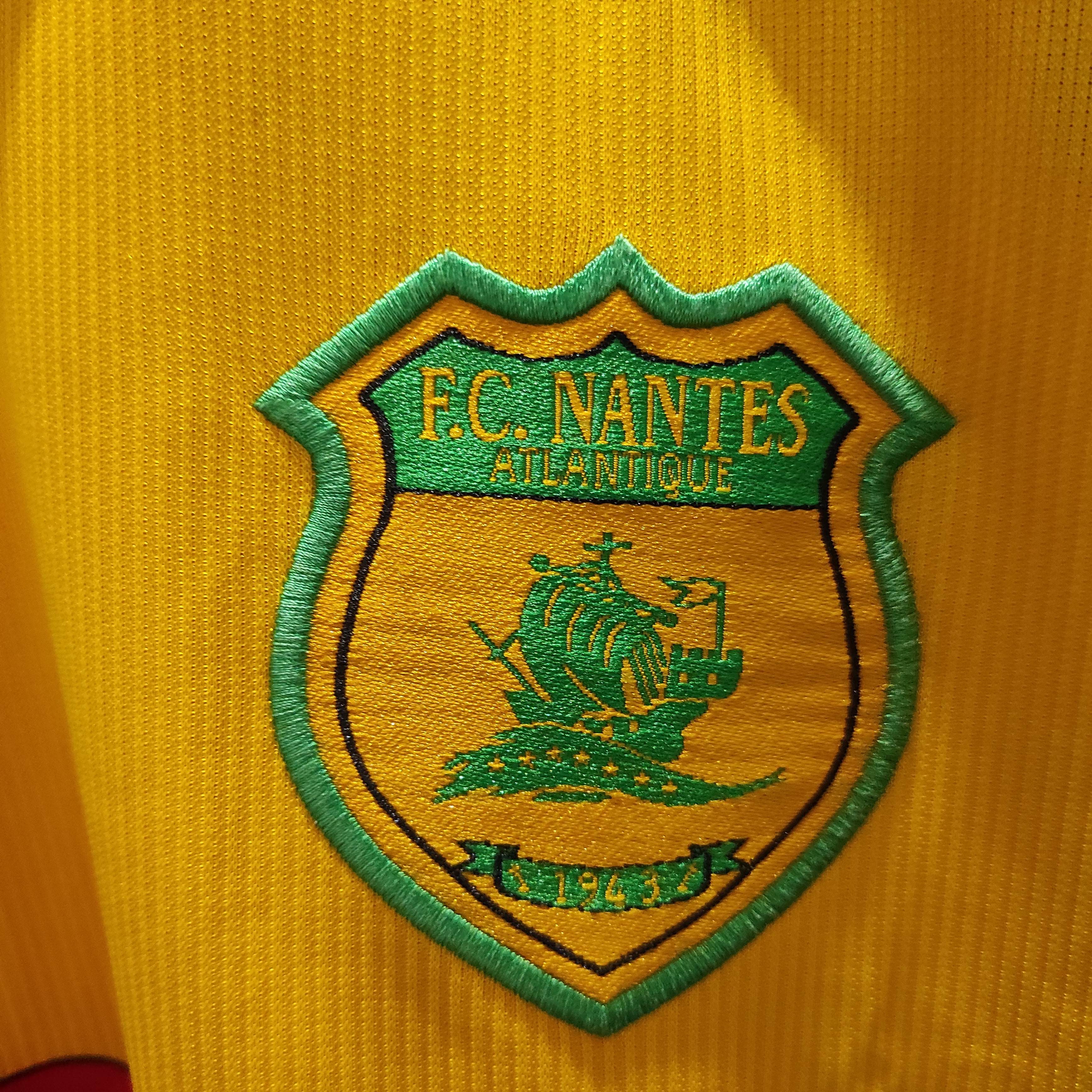 Vintage Vintage FC Nantes home football shirt 2001-2002 Le Coq Size US XL / EU 56 / 4 - 6 Thumbnail
