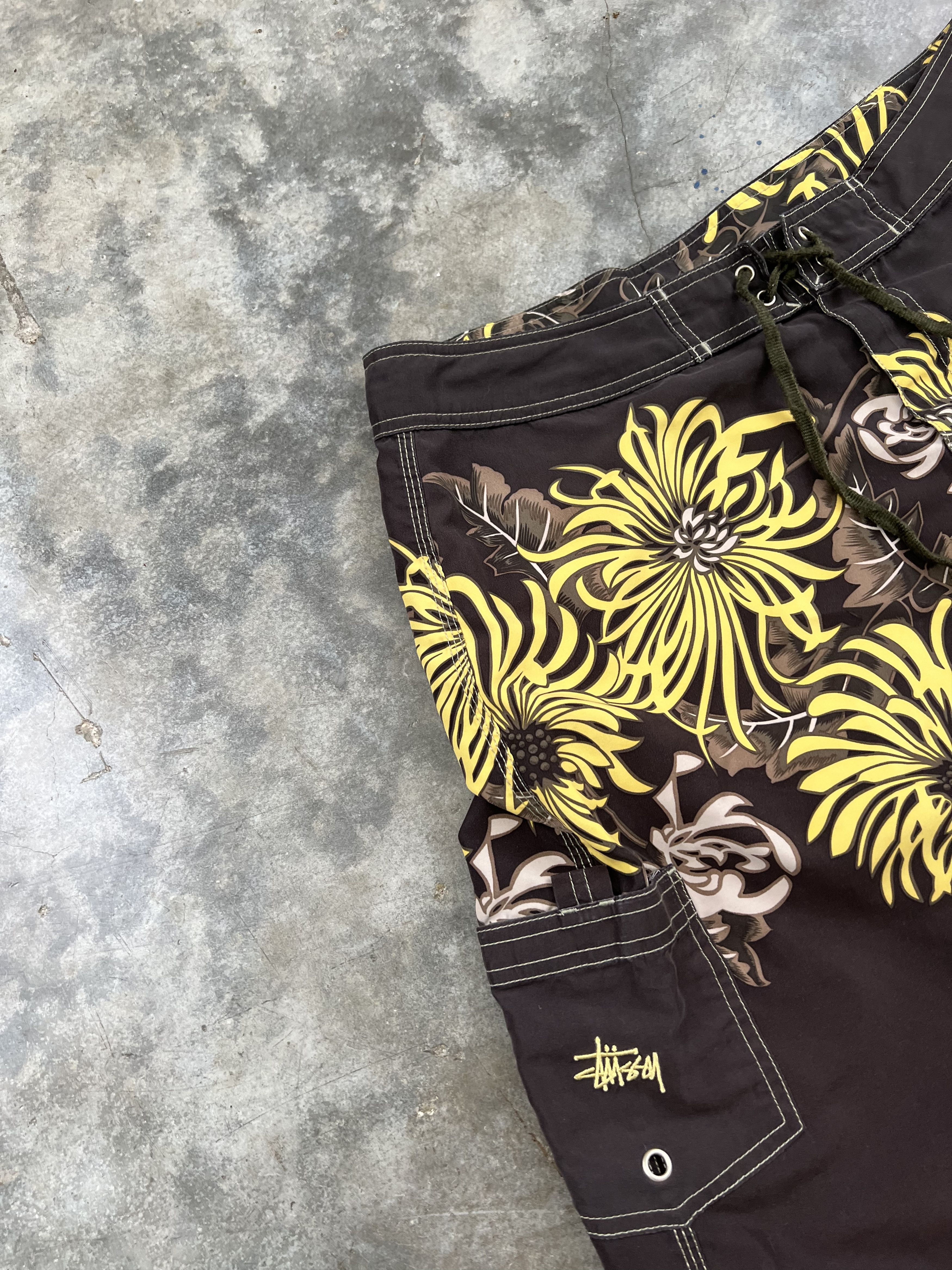 Stussy 90s Stussy Brown + Yellow Cargo Board Shorts Medium Size US 32 / EU 48 - 2 Thumbnail