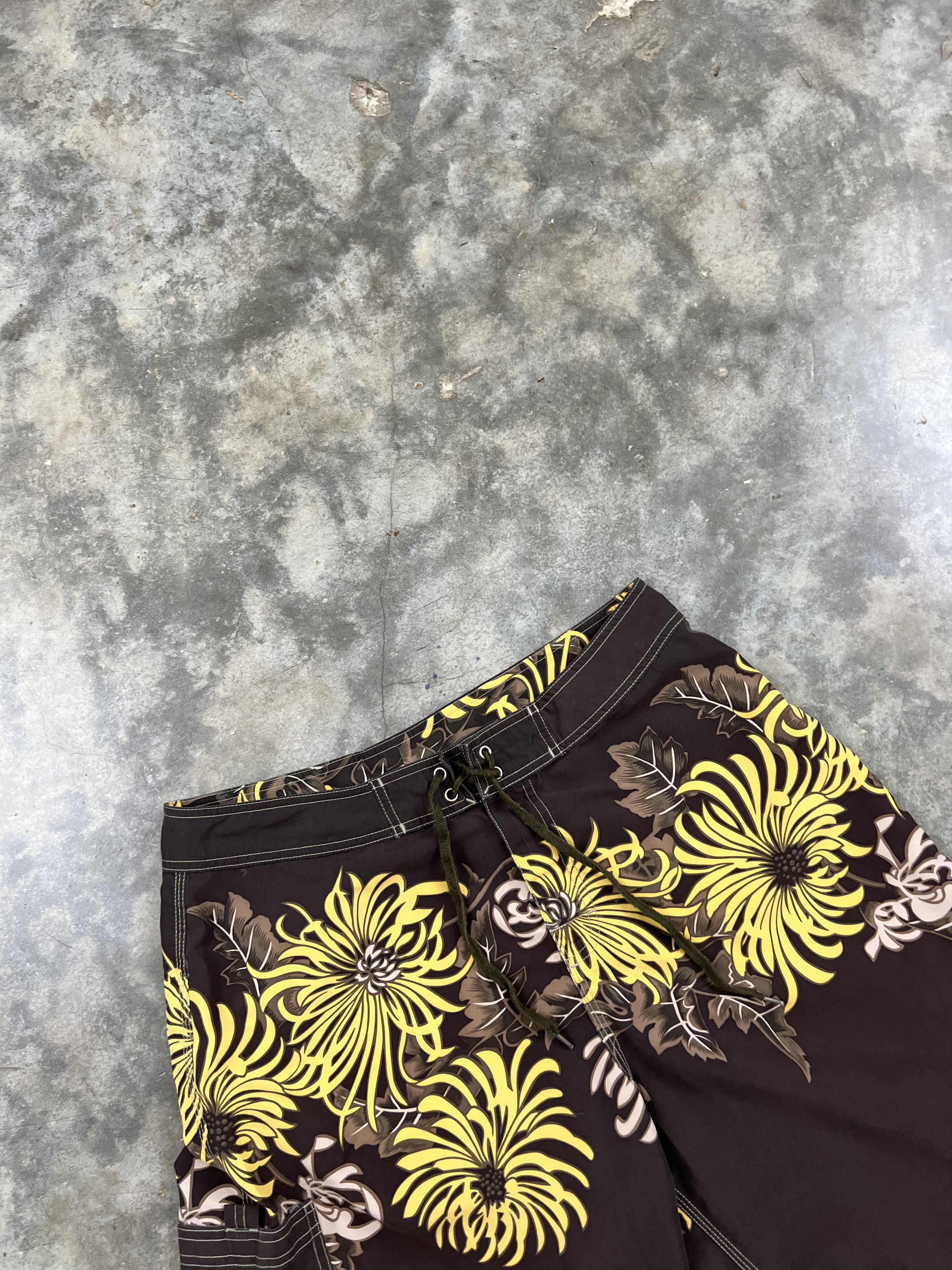 Stussy 90s Stussy Brown + Yellow Cargo Board Shorts Medium Size US 32 / EU 48 - 3 Thumbnail