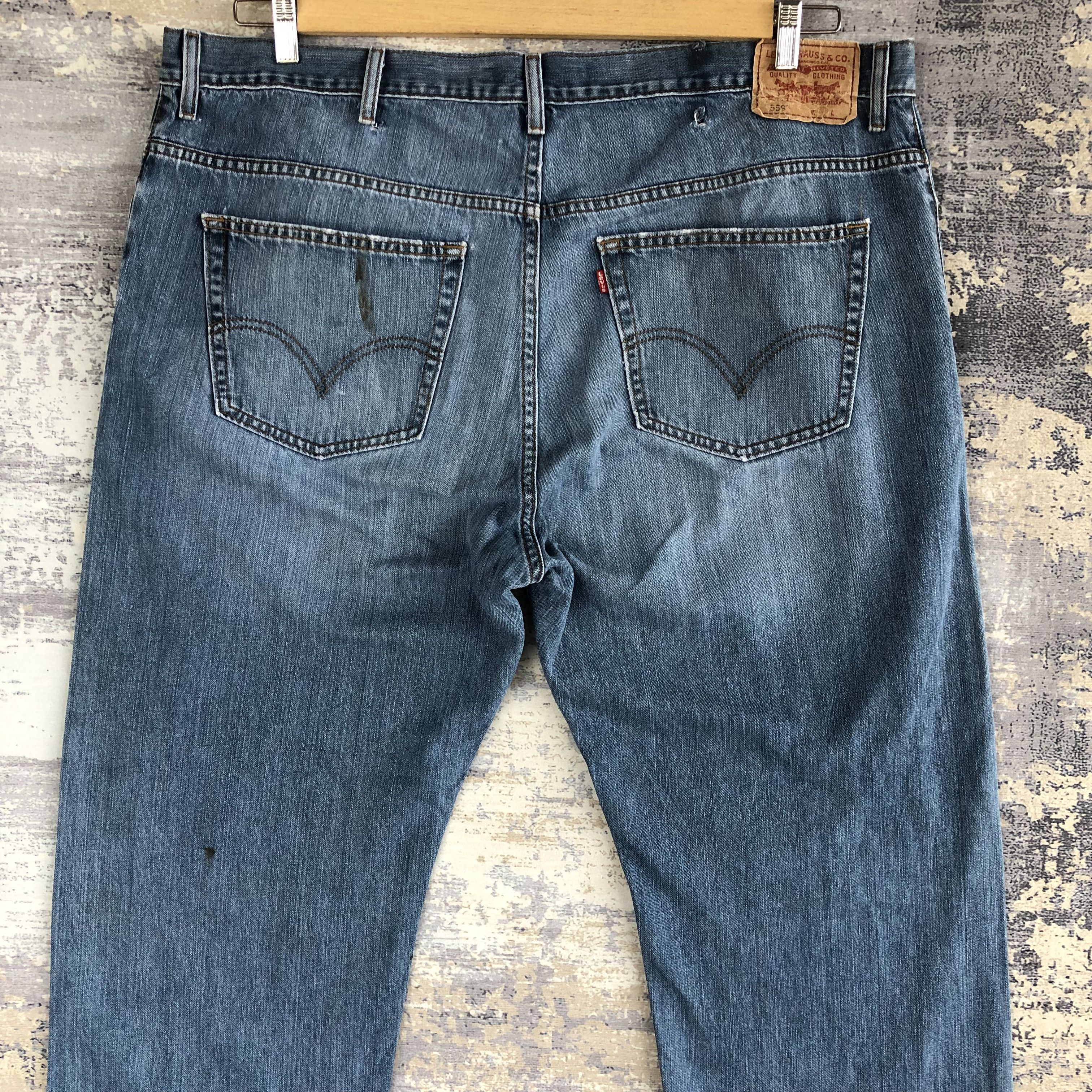 Levi's Vintage Levis 559 Baggy Jeans Levi's Light Wash Faded Denim Size US 42 / EU 58 - 4 Thumbnail
