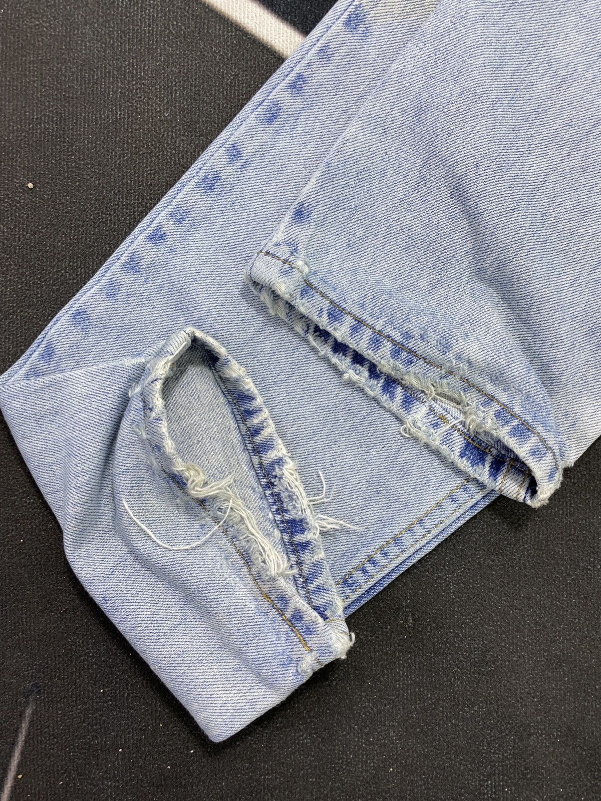 Jean × Levi's × Vintage VINTAGE LEVIS 550 BLUE WASH JEANS -J442 Size 32" / US 10 / IT 46 - 10 Thumbnail