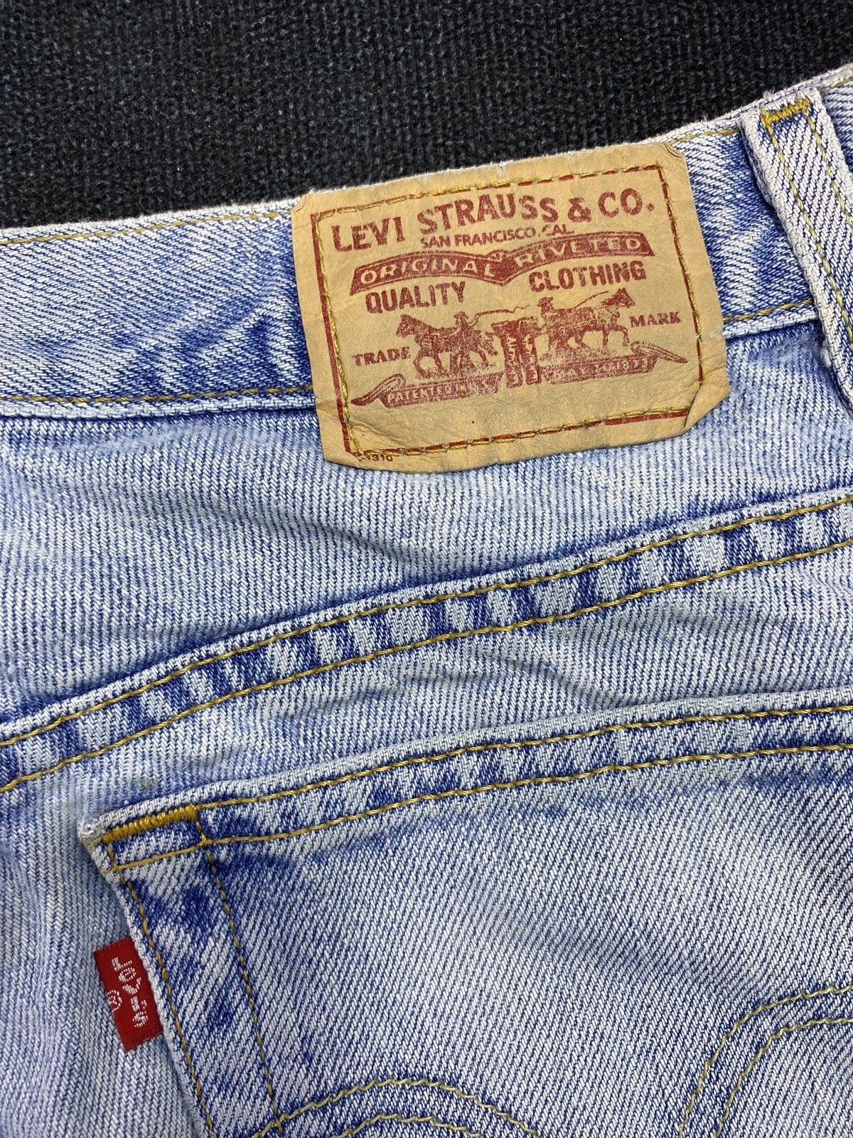 Jean × Levi's × Vintage VINTAGE LEVIS 550 BLUE WASH JEANS -J442 Size 32" / US 10 / IT 46 - 11 Thumbnail