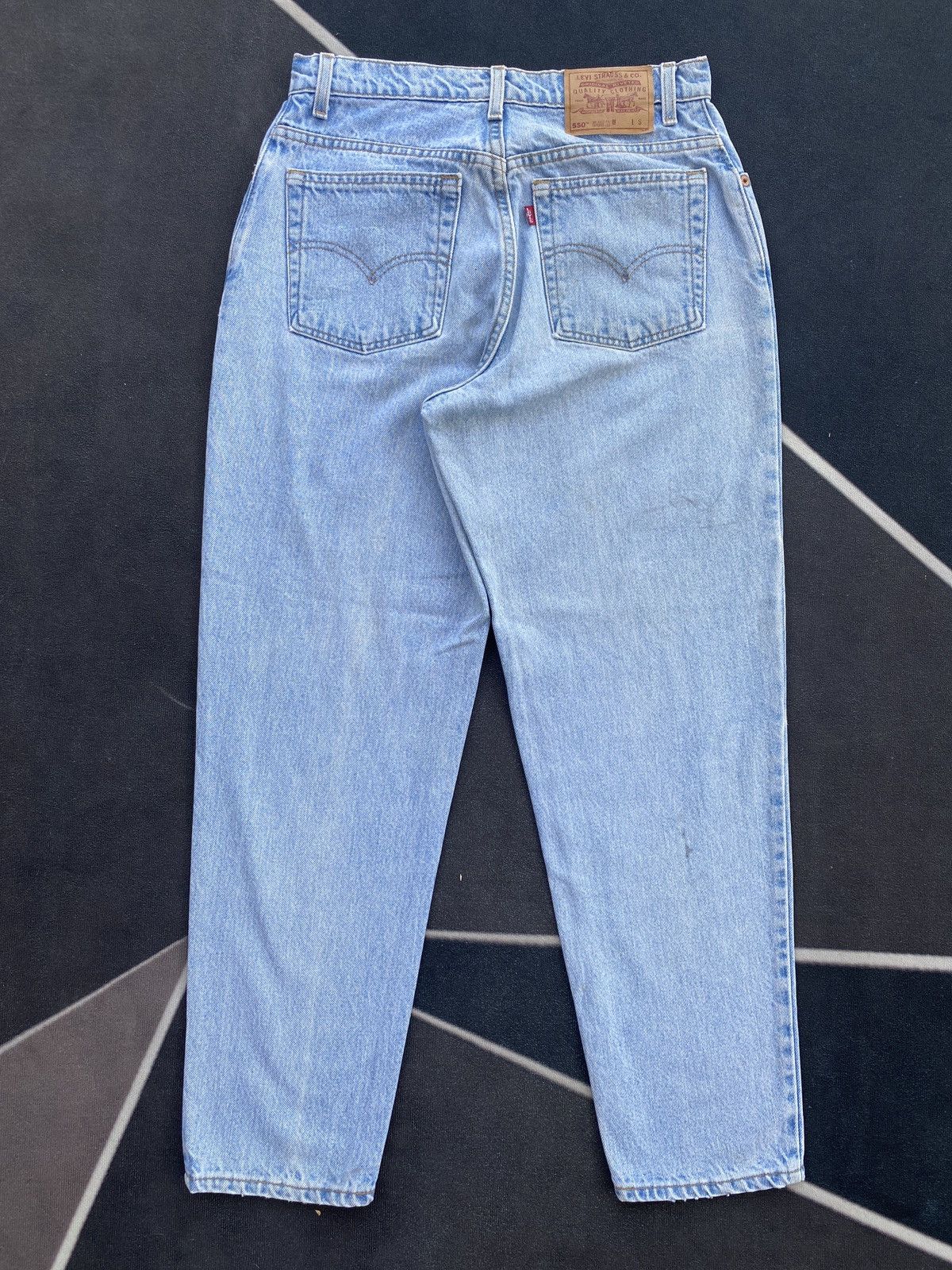 Levi's VINTAGE LEVIS 550 BLUE WASH JEANS-J446 Size US 31 - 3 Thumbnail