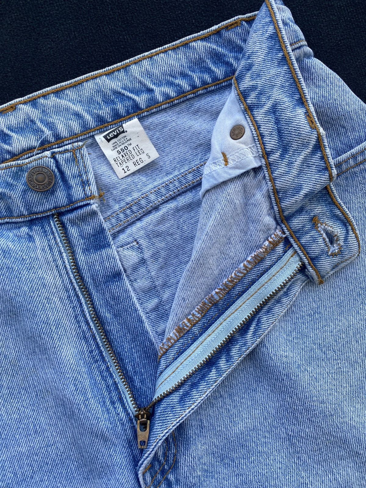 Levi's VINTAGE LEVIS 550 BLUE WASH JEANS-J446 Size US 31 - 5 Thumbnail