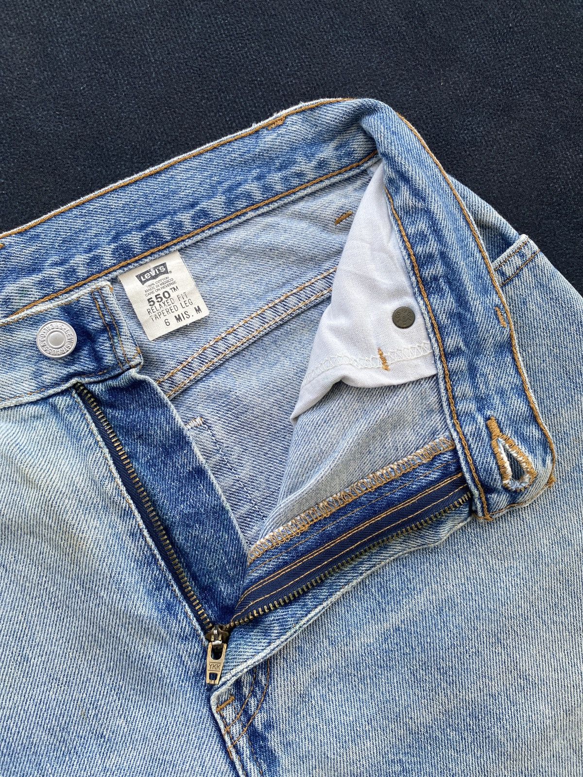 Levi's VINTAGE LEVIS 550 DISTRESSED BLUE WASH JEANS -J447 Size 29" - 5 Thumbnail