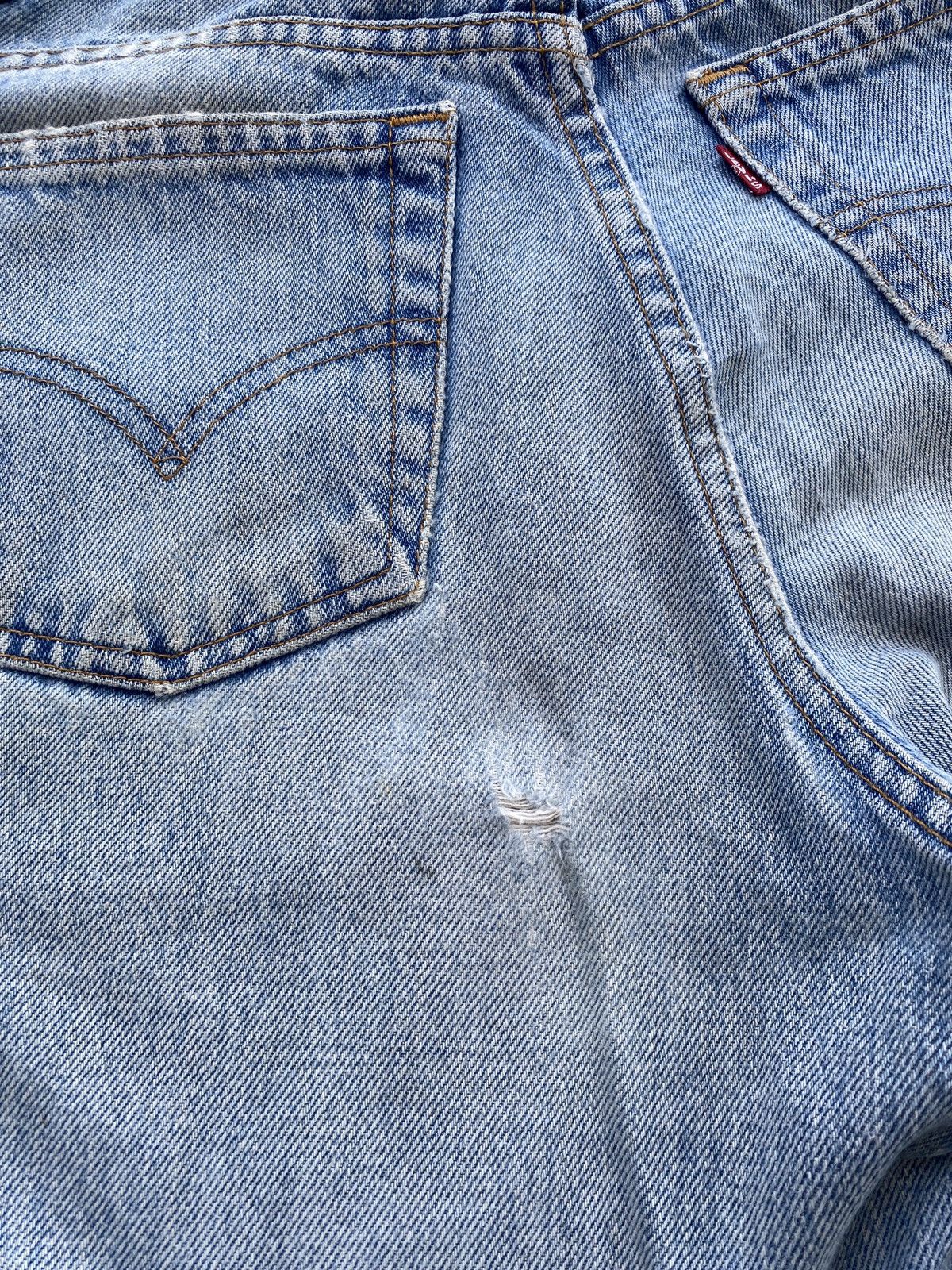 Levi's VINTAGE LEVIS 550 DISTRESSED BLUE WASH JEANS -J447 Size 29" - 11 Thumbnail