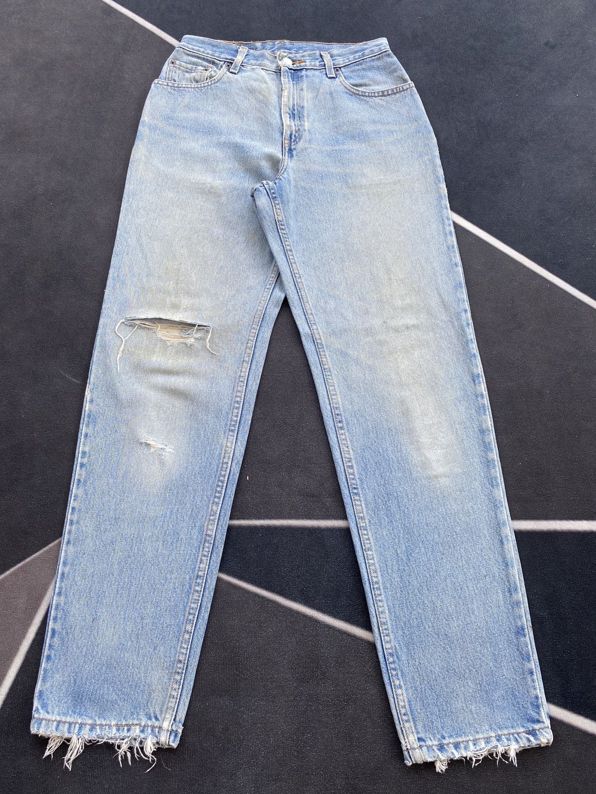 Levi's VINTAGE LEVIS 550 DISTRESSED BLUE WASH JEANS -J447 Size 29" - 2 Thumbnail
