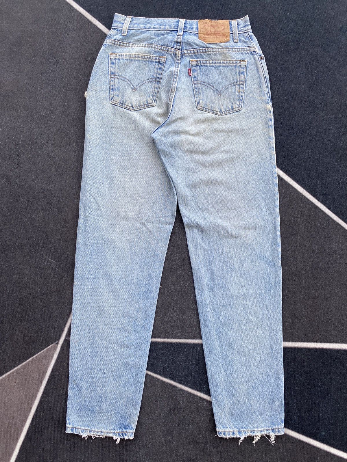 Levi's VINTAGE LEVIS 550 DISTRESSED BLUE WASH JEANS -J447 Size 29" - 3 Thumbnail
