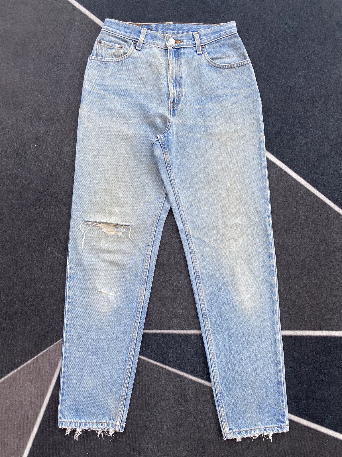 Levi's VINTAGE LEVIS 550 DISTRESSED BLUE WASH JEANS -J447 Size 29" - 1 Thumbnail