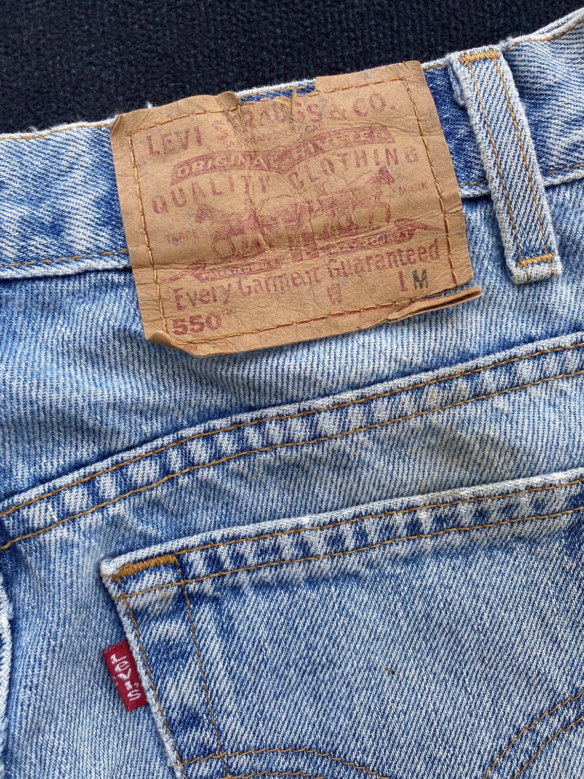 Levi's VINTAGE LEVIS 550 DISTRESSED BLUE WASH JEANS -J447 Size 29" - 12 Thumbnail