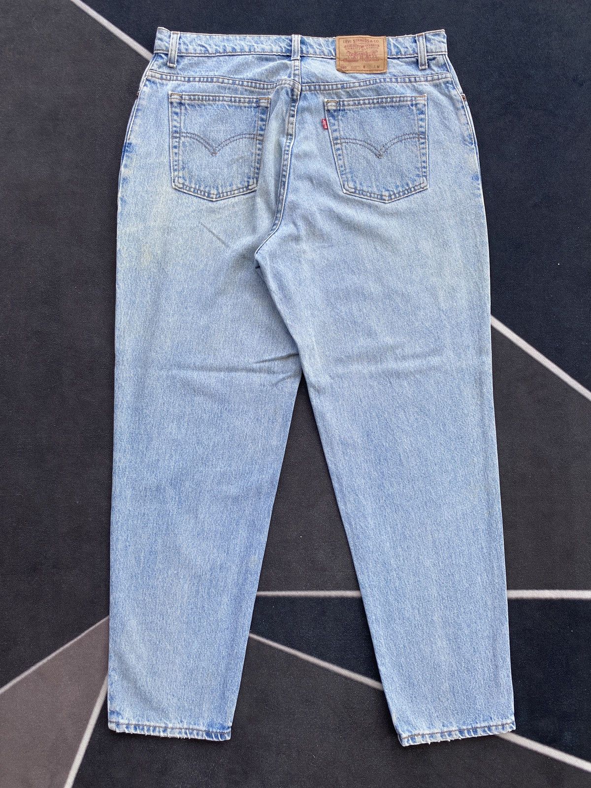 Levi's VINTAGE LEVIS 550 BLUE WASH JEANS -J449 Size US 37 - 3 Thumbnail