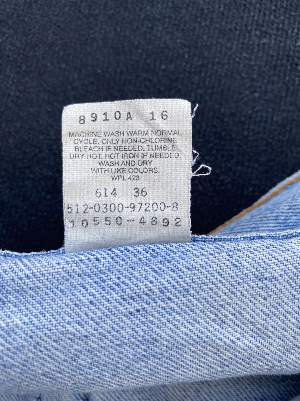 Levi's VINTAGE LEVIS 550 PAINTED BLUE WASH JEANS -J450 Size US 33 - 8 Thumbnail