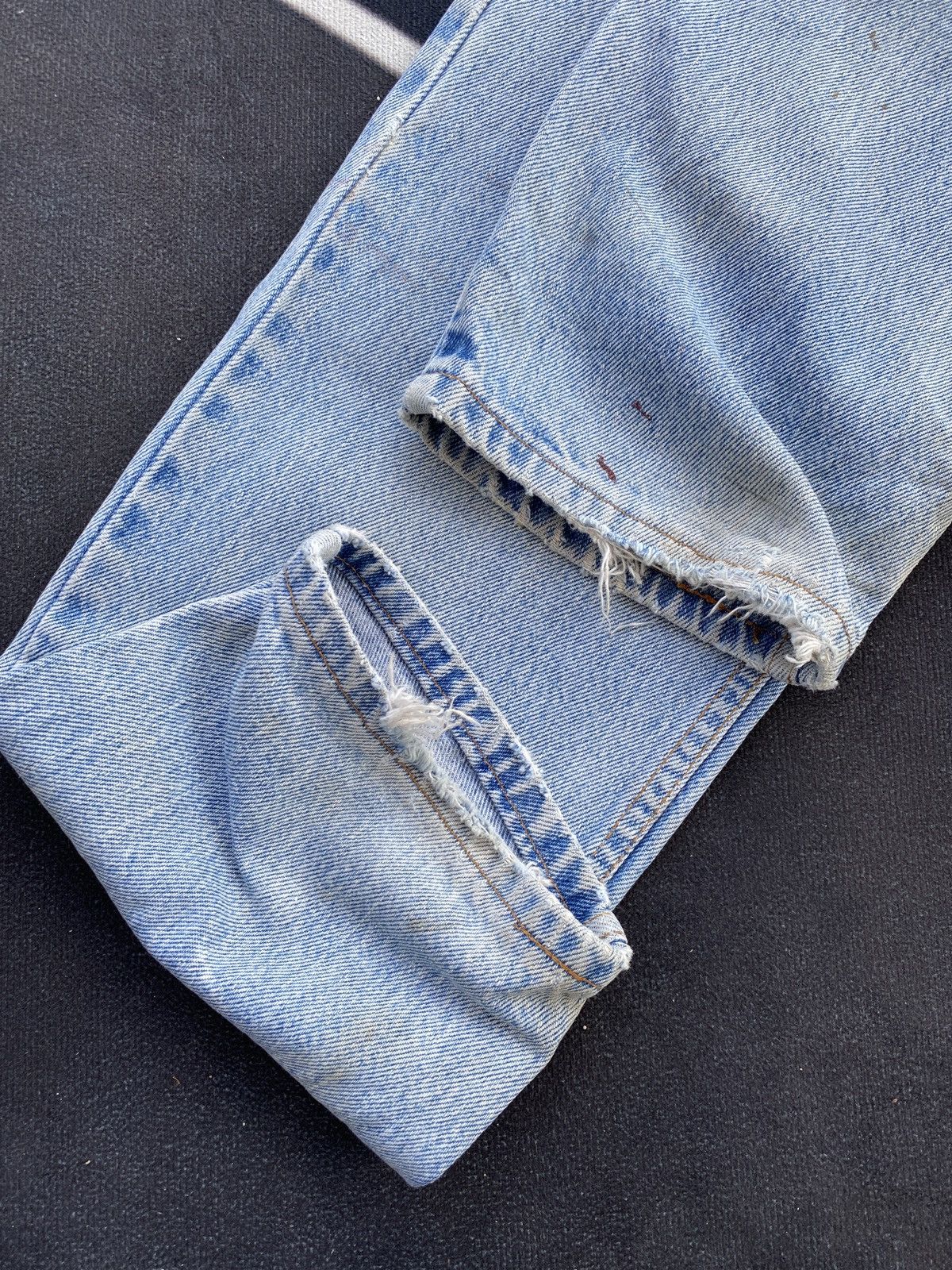 Levi's VINTAGE LEVIS 550 PAINTED BLUE WASH JEANS -J450 Size US 33 - 10 Thumbnail