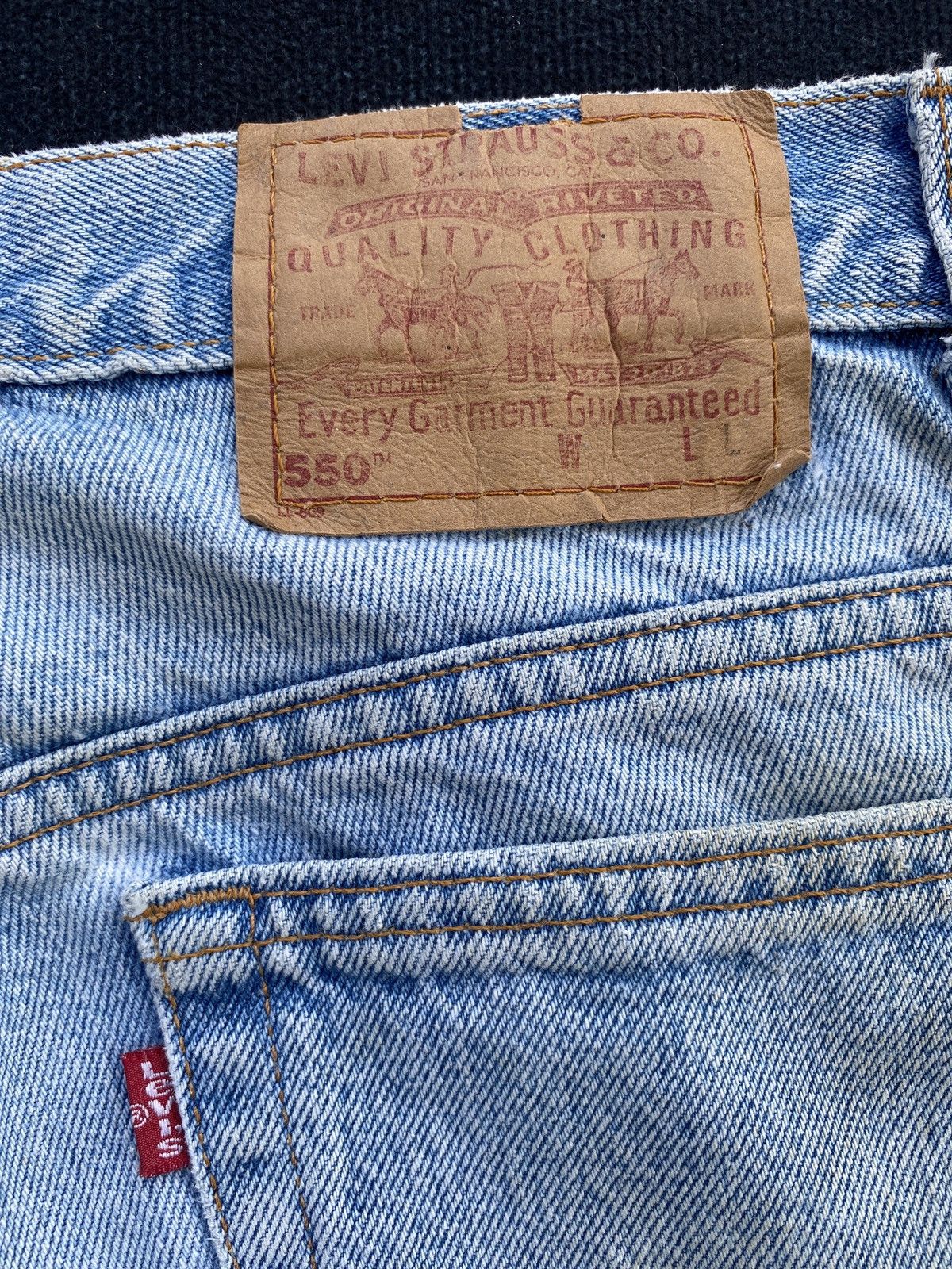 Levi's VINTAGE LEVIS 550 PAINTED BLUE WASH JEANS -J450 Size US 33 - 12 Thumbnail