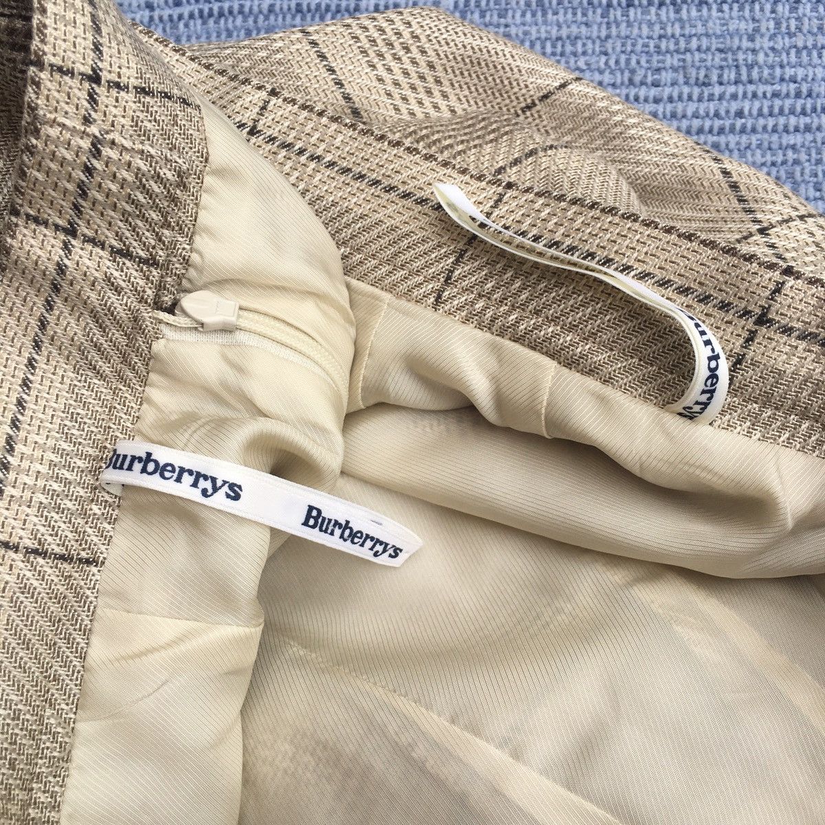 Burberry vintage burberry casual skirt Size 30" / US 8 / IT 44 - 8 Thumbnail