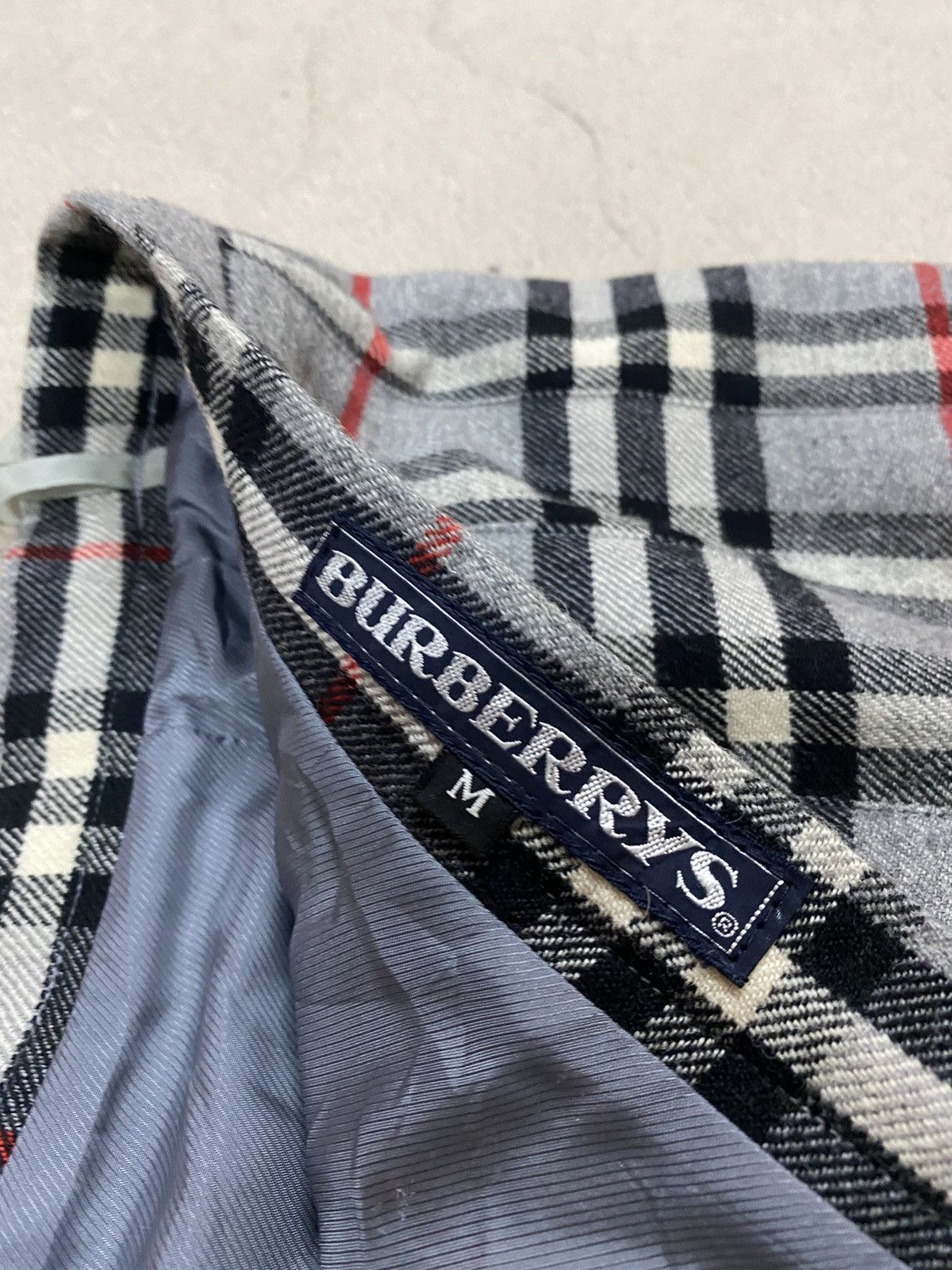 Burberry × Vintage Vtg🔥Burberrys London Grey Novacheck Wool Skirt Size ONE SIZE - 13 Thumbnail